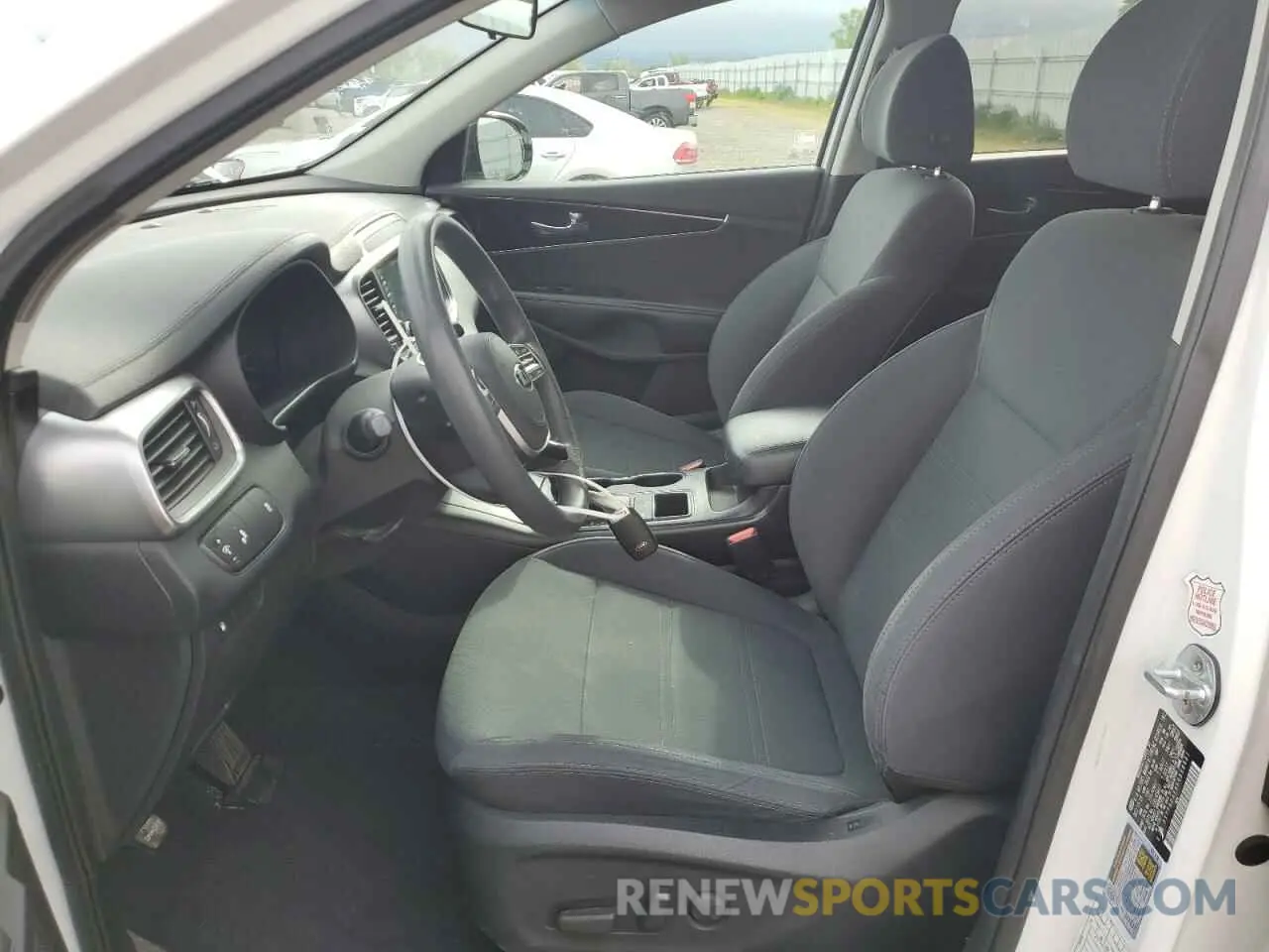 7 Photograph of a damaged car 5XYPGDA56KG558881 KIA SORENTO 2019