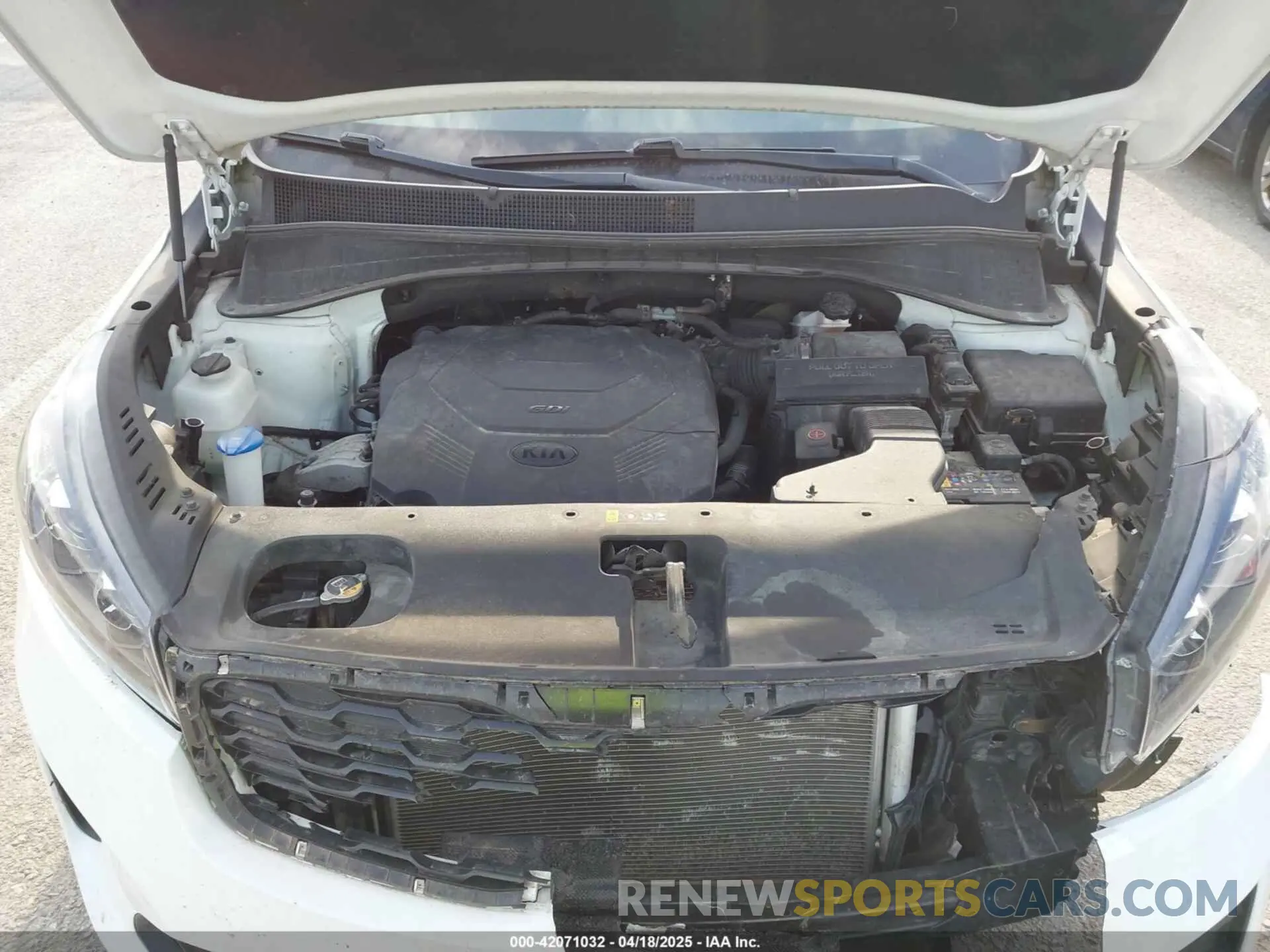 10 Photograph of a damaged car 5XYPGDA57KG487111 KIA SORENTO 2019