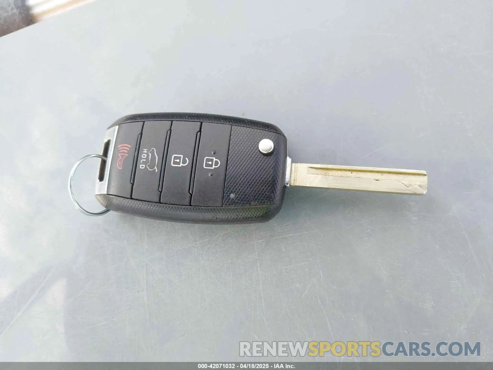 11 Photograph of a damaged car 5XYPGDA57KG487111 KIA SORENTO 2019