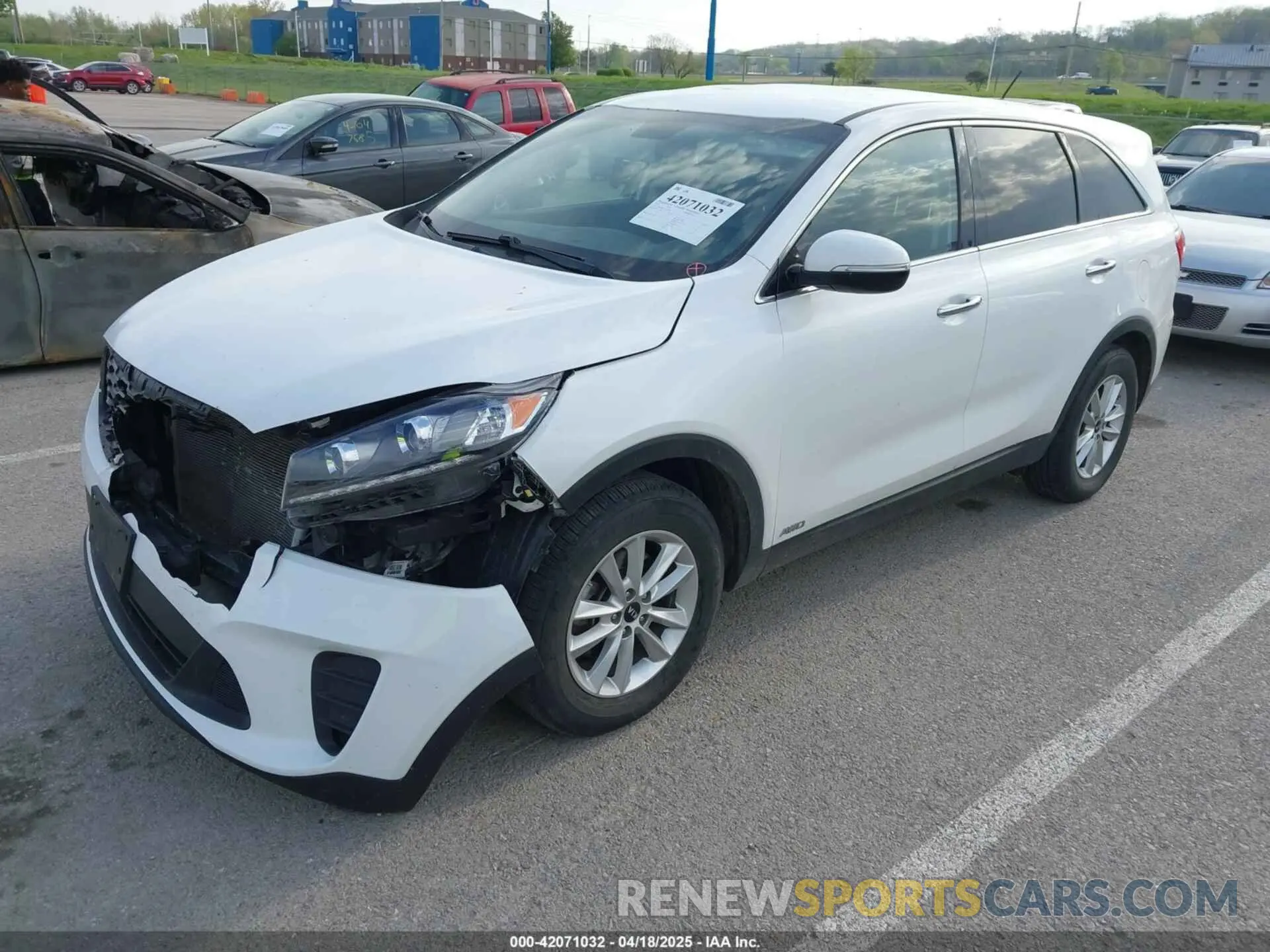 2 Photograph of a damaged car 5XYPGDA57KG487111 KIA SORENTO 2019