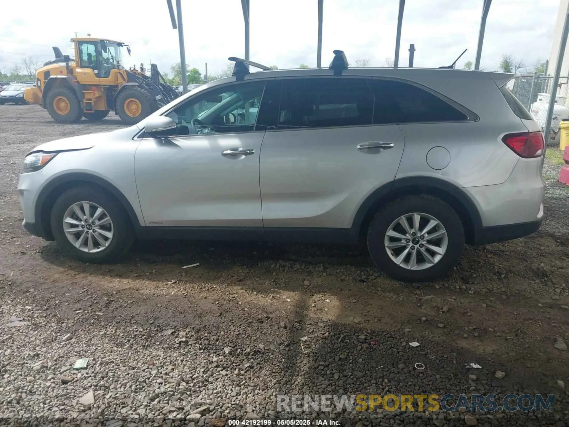 14 Photograph of a damaged car 5XYPGDA58KG482726 KIA SORENTO 2019