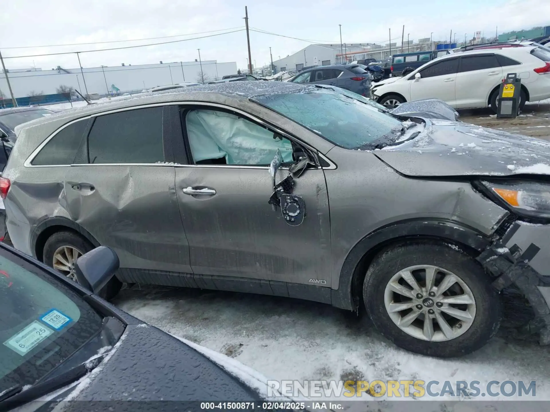 12 Photograph of a damaged car 5XYPGDA58KG556548 KIA SORENTO 2019