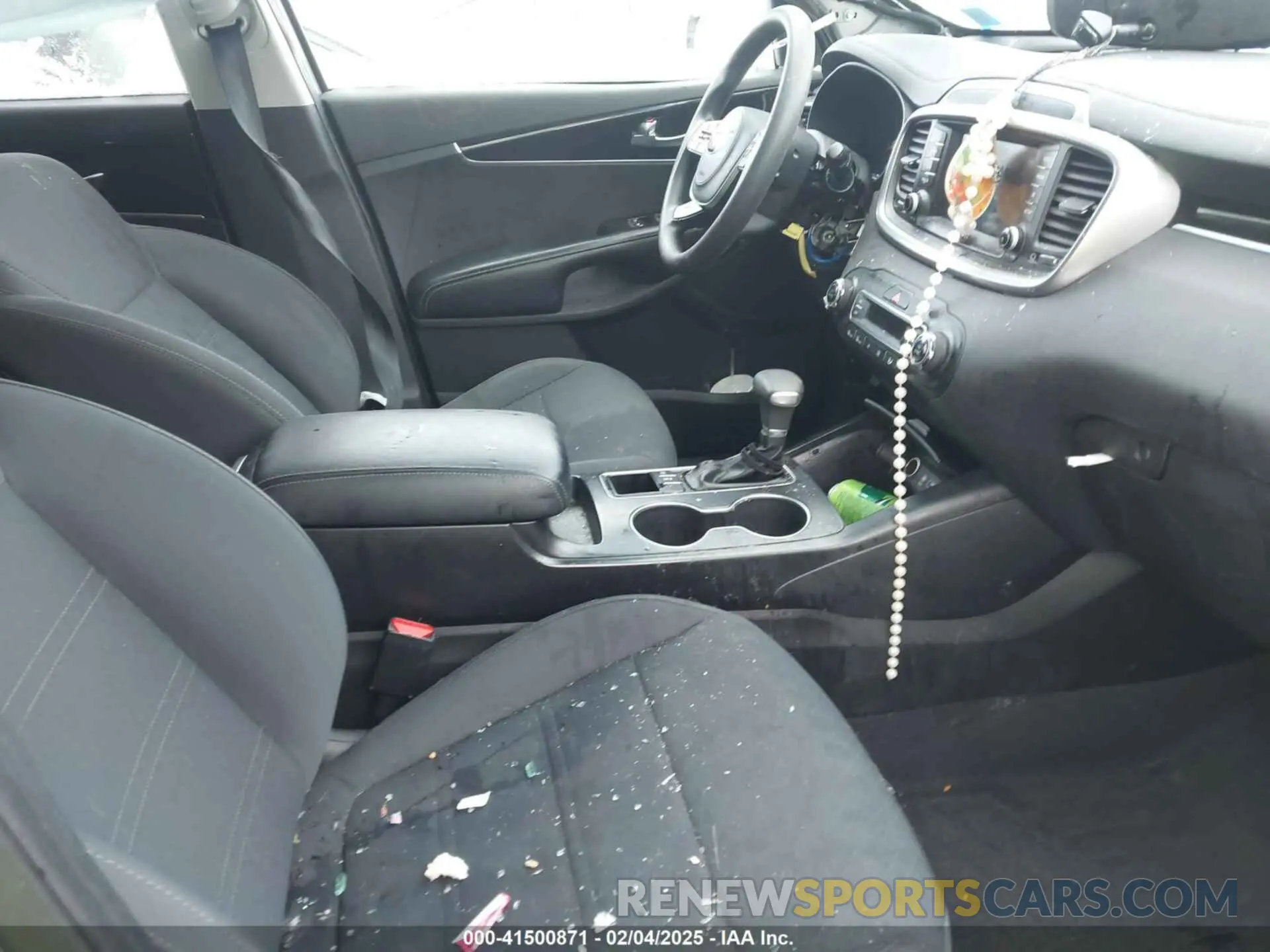 5 Photograph of a damaged car 5XYPGDA58KG556548 KIA SORENTO 2019