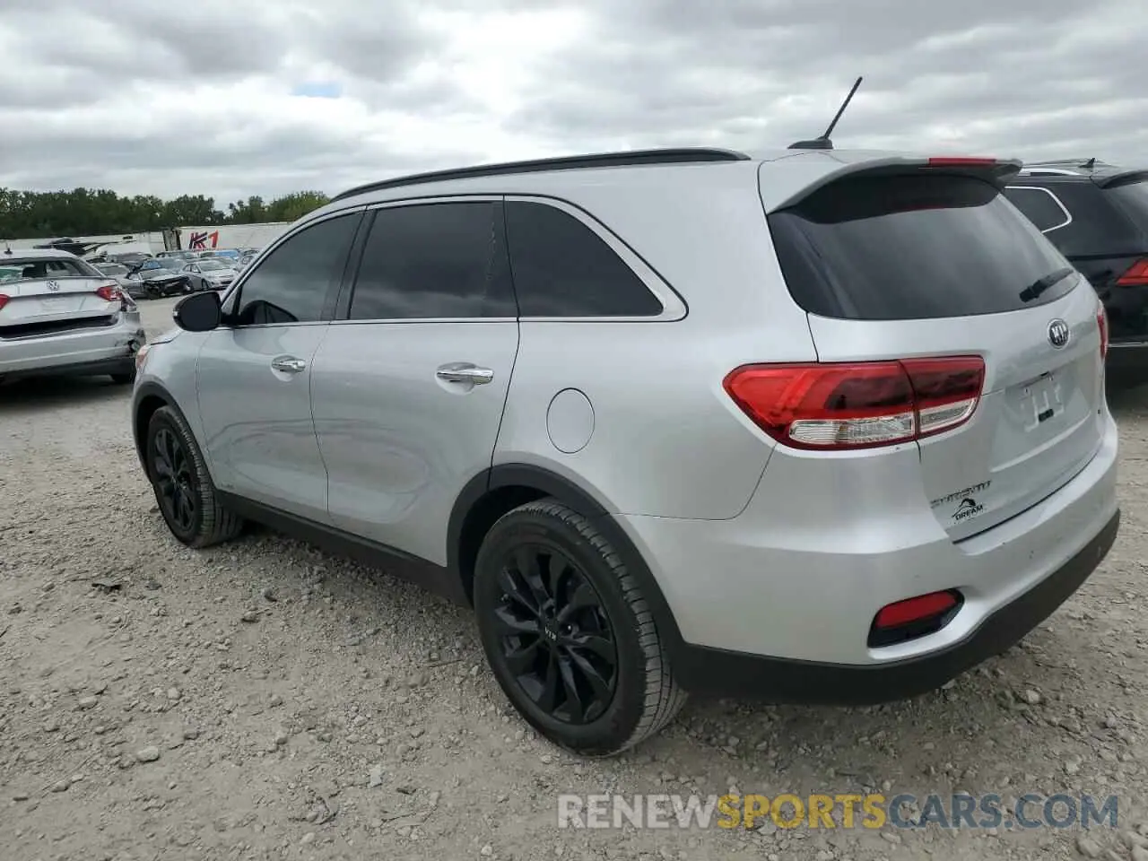 2 Photograph of a damaged car 5XYPGDA58KG586990 KIA SORENTO 2019