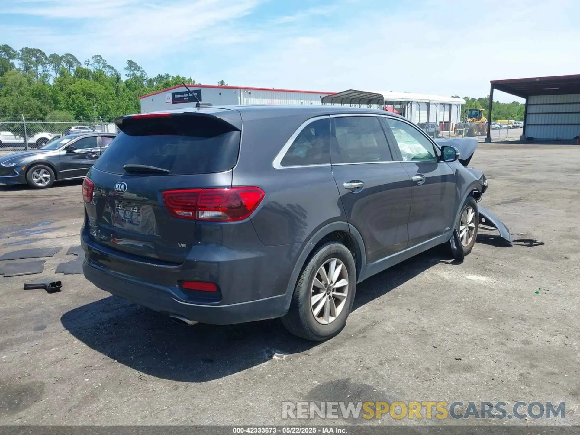 4 Photograph of a damaged car 5XYPGDA59KG448942 KIA SORENTO 2019