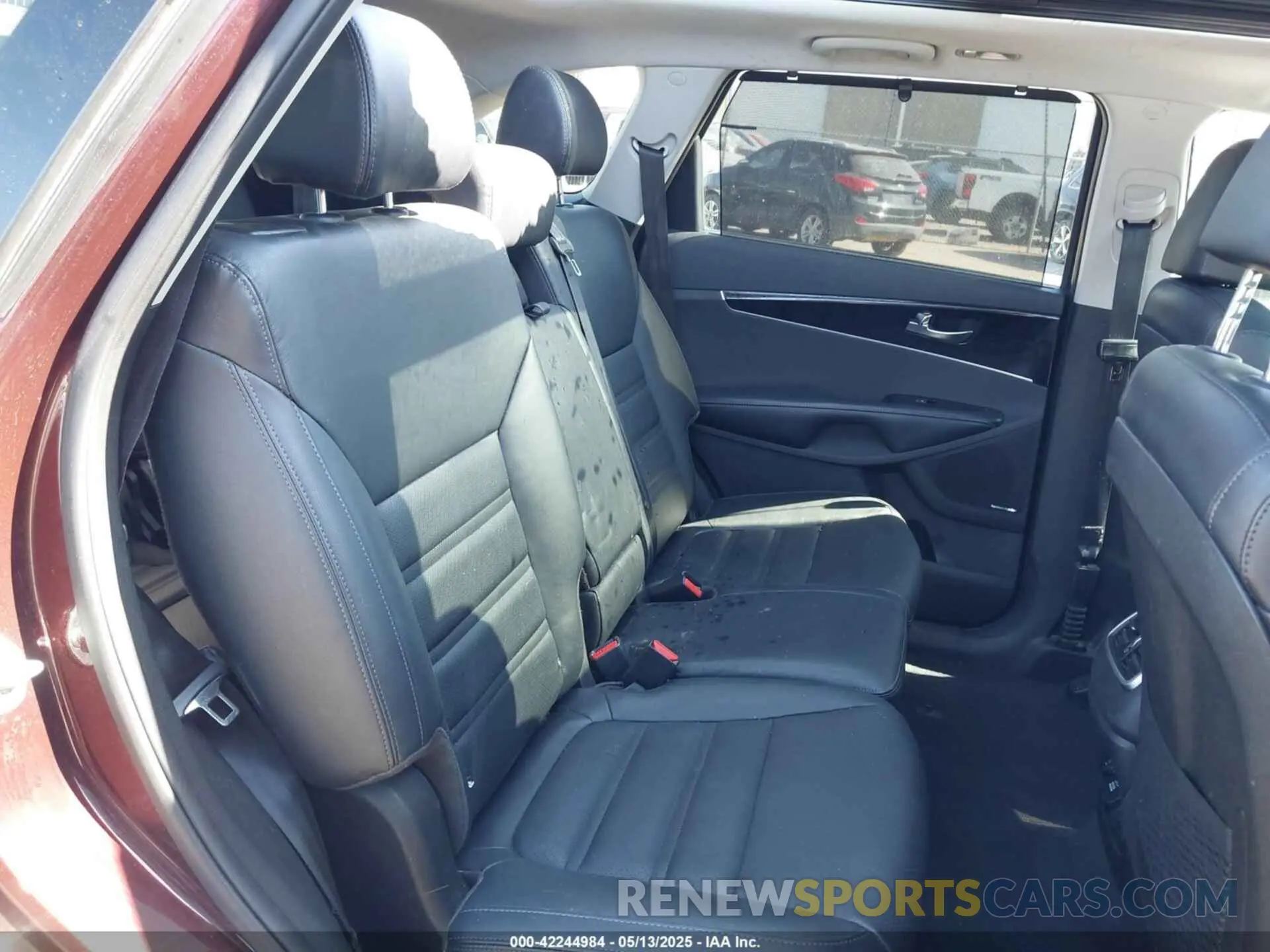 8 Photograph of a damaged car 5XYPH4A52KG509349 KIA SORENTO 2019