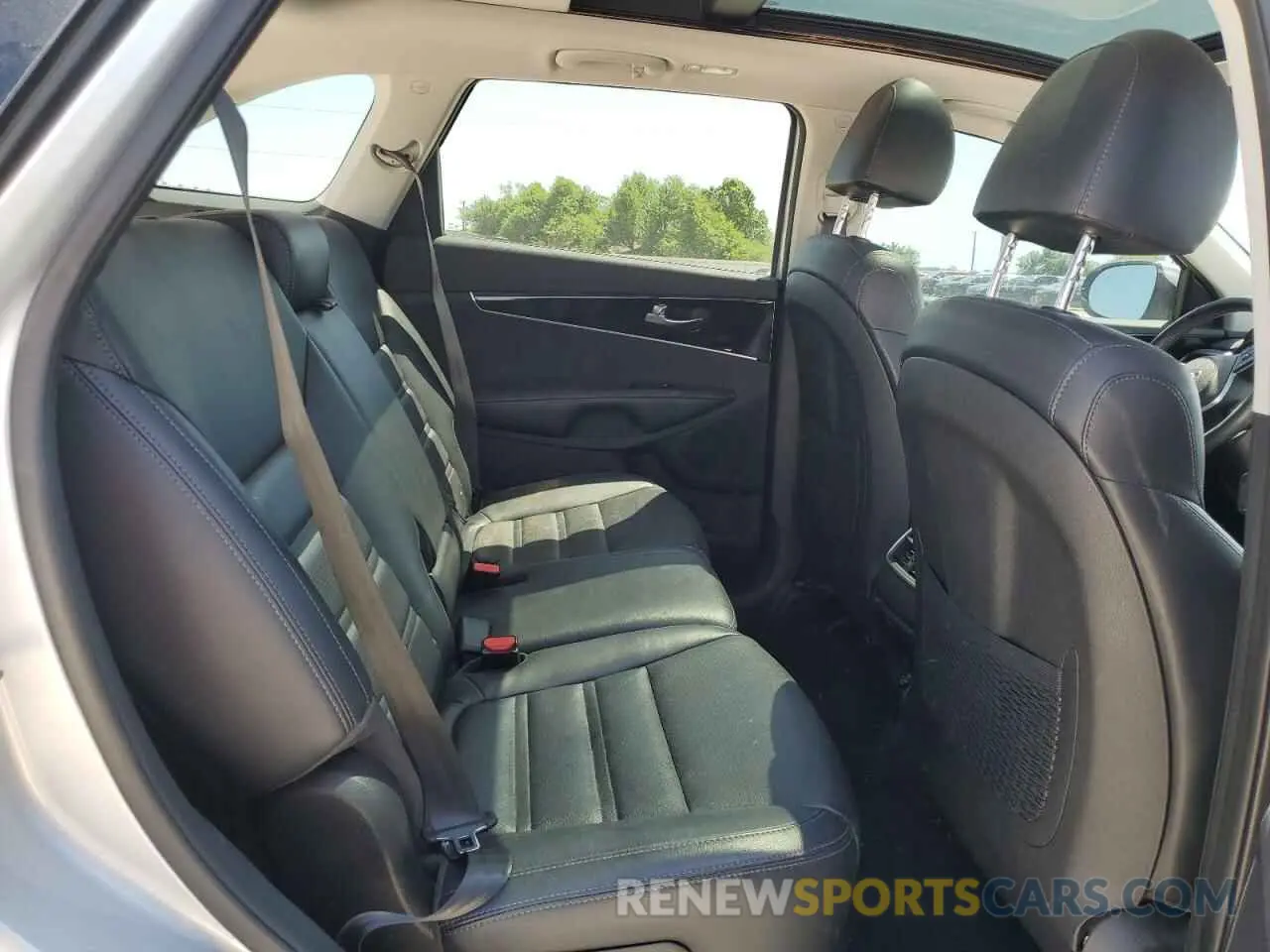 12 Photograph of a damaged car 5XYPH4A54KG608397 KIA SORENTO 2019