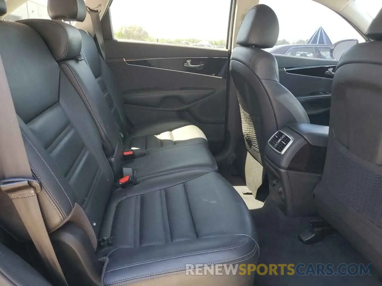 12 Photograph of a damaged car 5XYPH4A57KG609835 KIA SORENTO 2019
