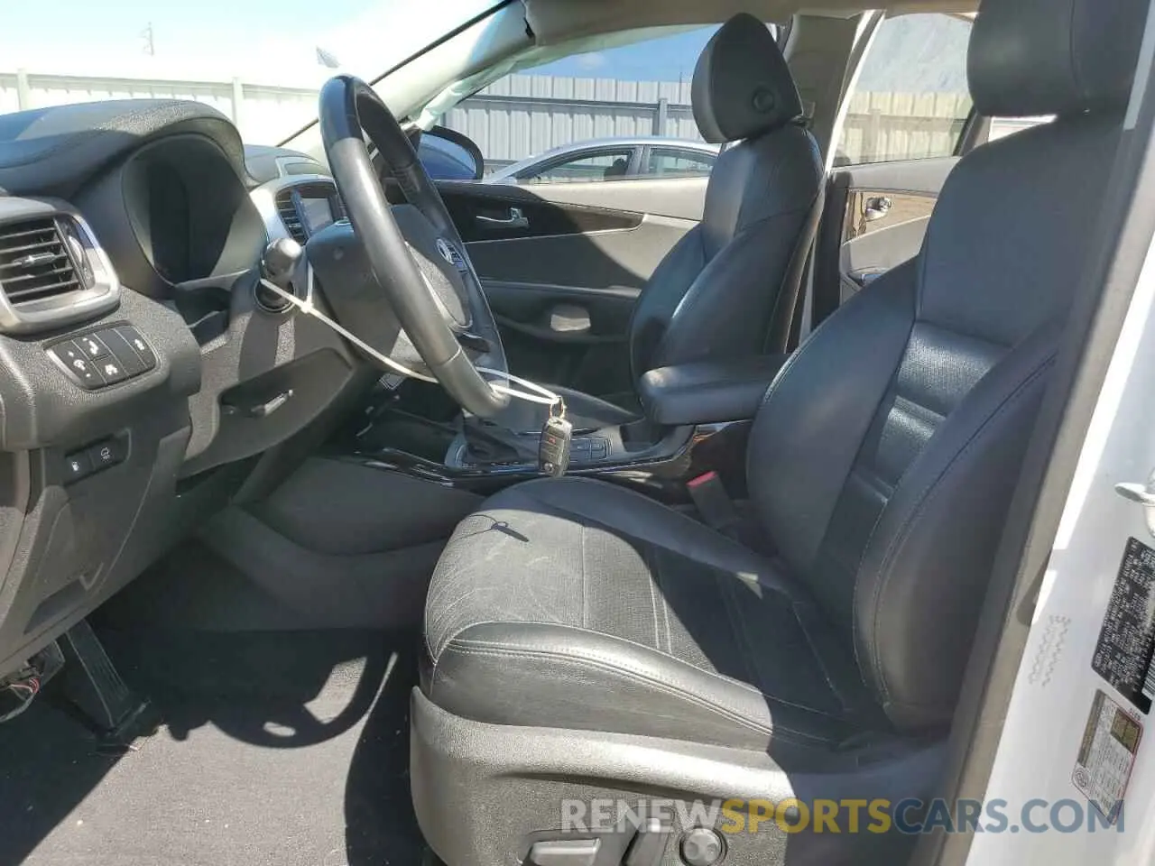 7 Photograph of a damaged car 5XYPH4A57KG609835 KIA SORENTO 2019