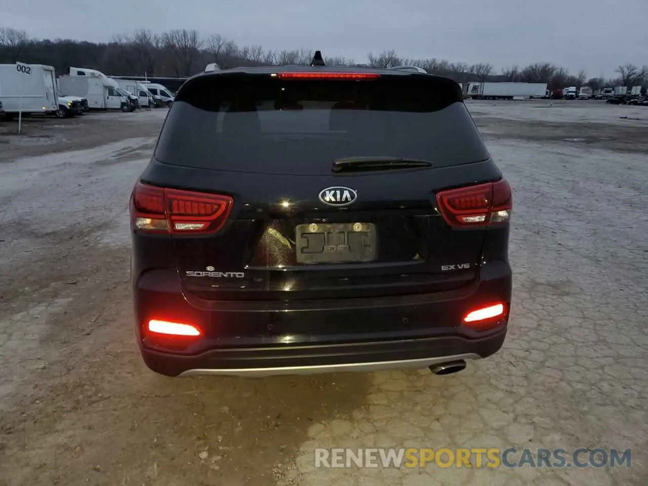 6 Photograph of a damaged car 5XYPH4A59KG445357 KIA SORENTO 2019