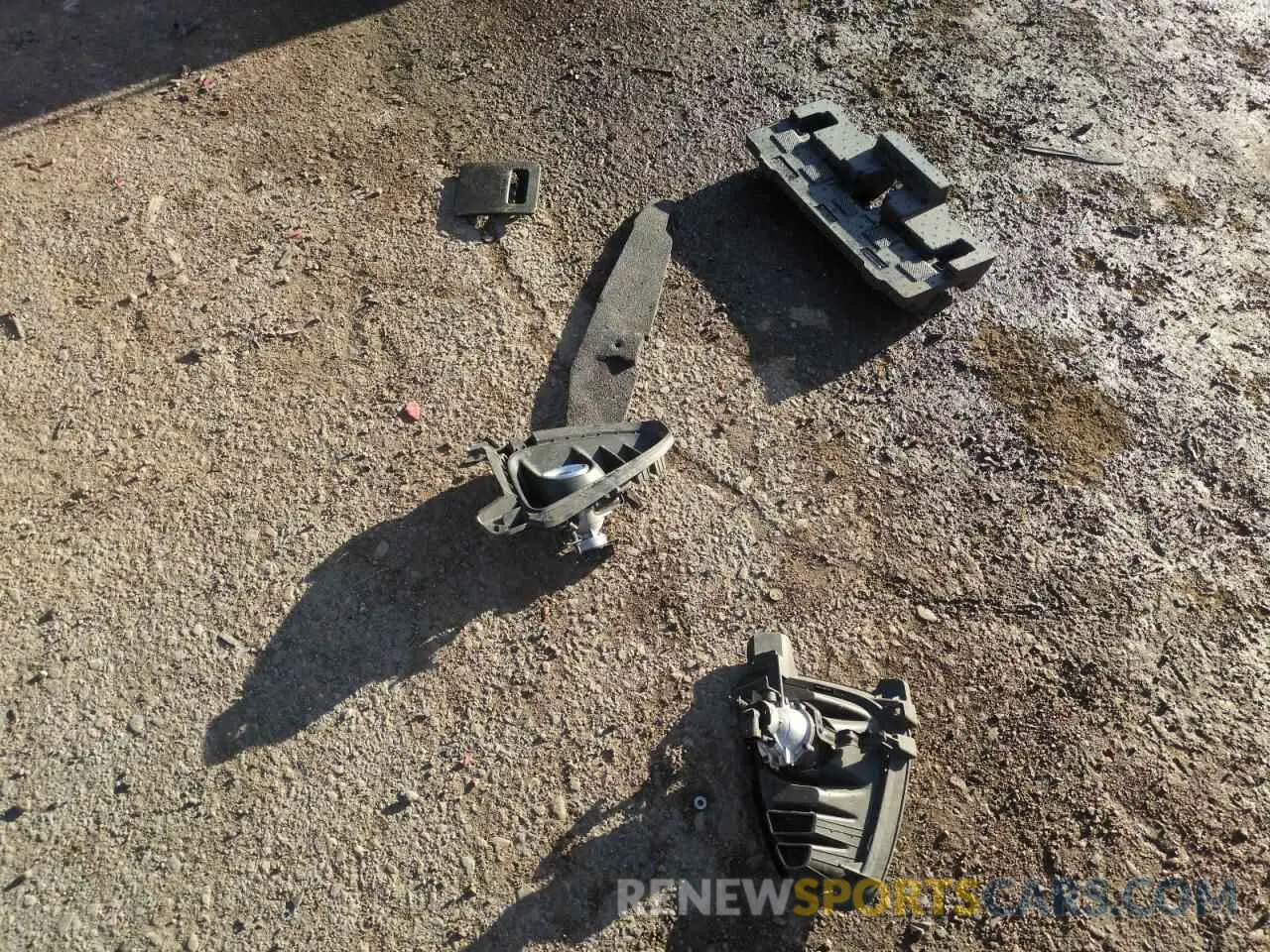 13 Photograph of a damaged car 5XYPH4A5XKG601471 KIA SORENTO 2019