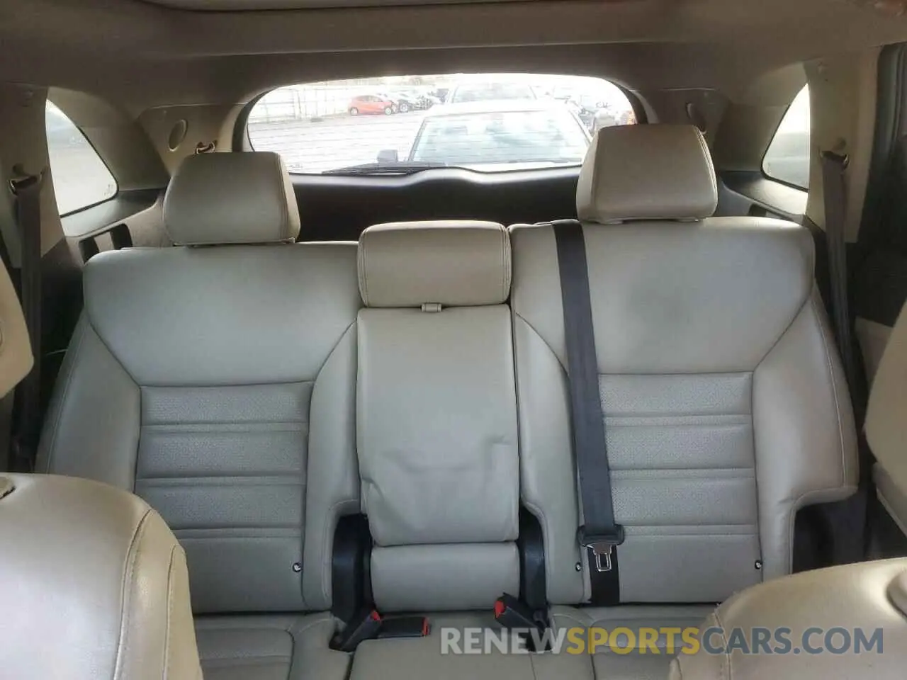 10 Photograph of a damaged car 5XYPHDA51KG509343 KIA SORENTO 2019