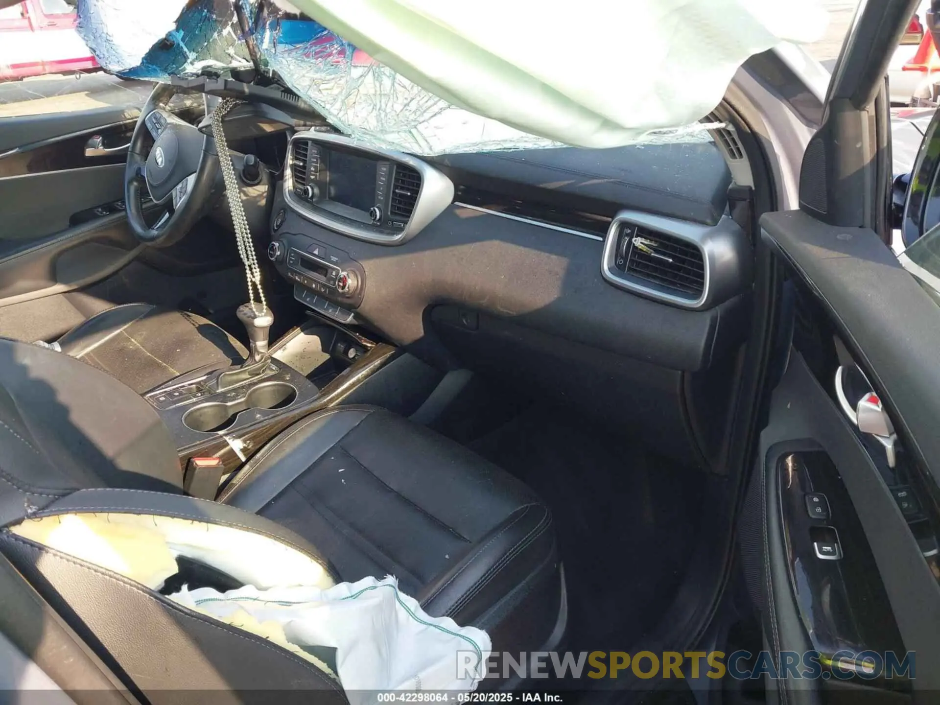 5 Photograph of a damaged car 5XYPHDA52KG602789 KIA SORENTO 2019