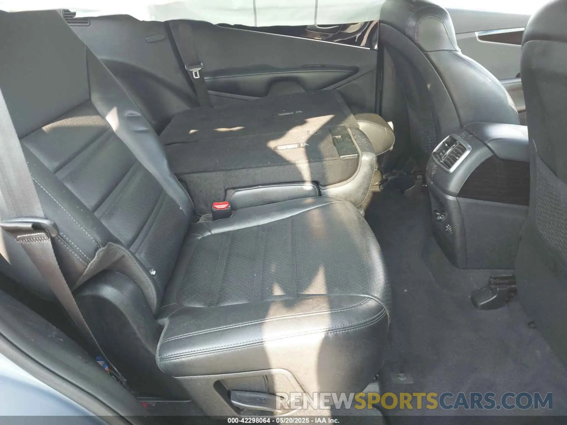 8 Photograph of a damaged car 5XYPHDA52KG602789 KIA SORENTO 2019