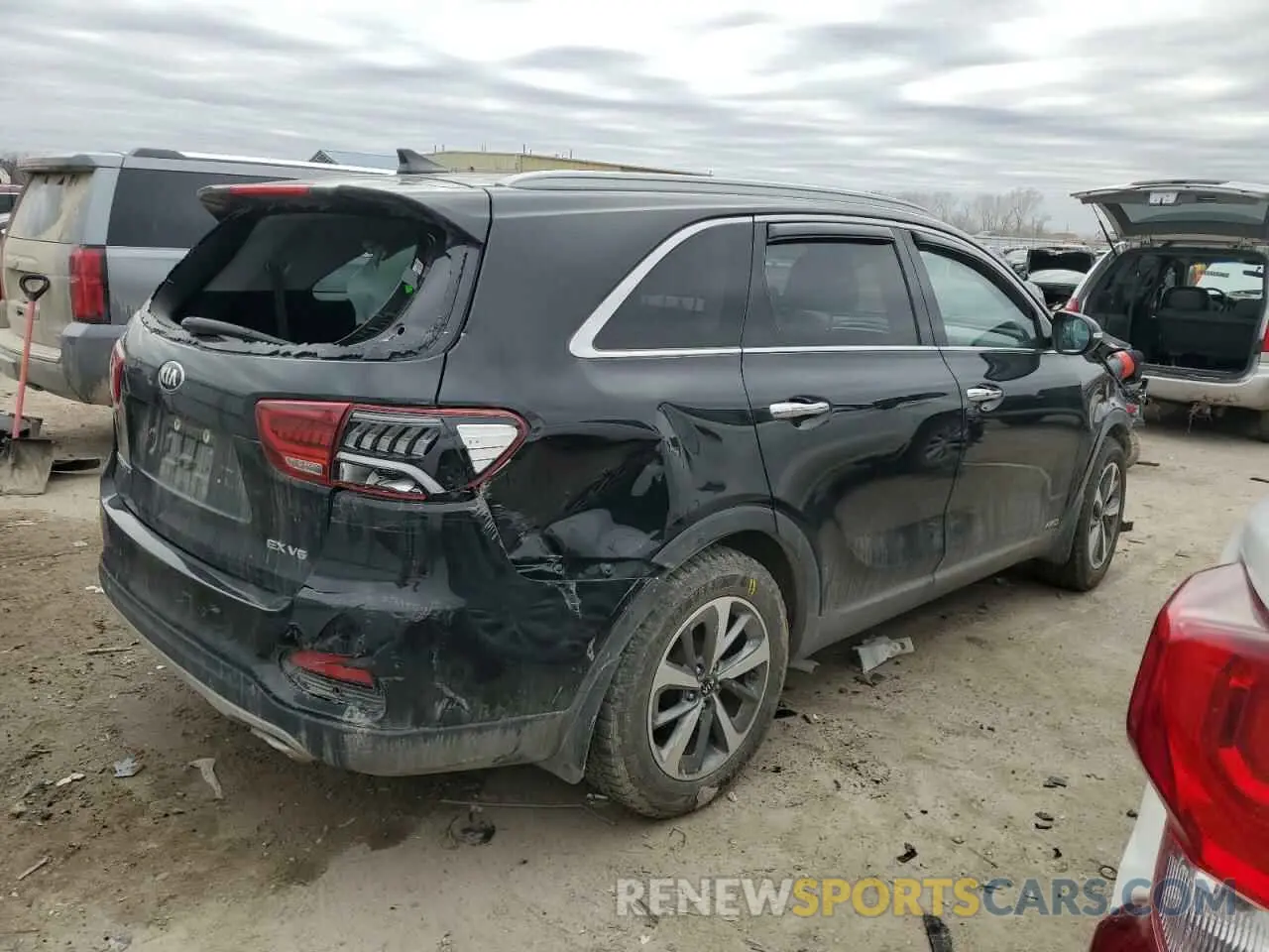 3 Photograph of a damaged car 5XYPHDA53KG445371 KIA SORENTO 2019