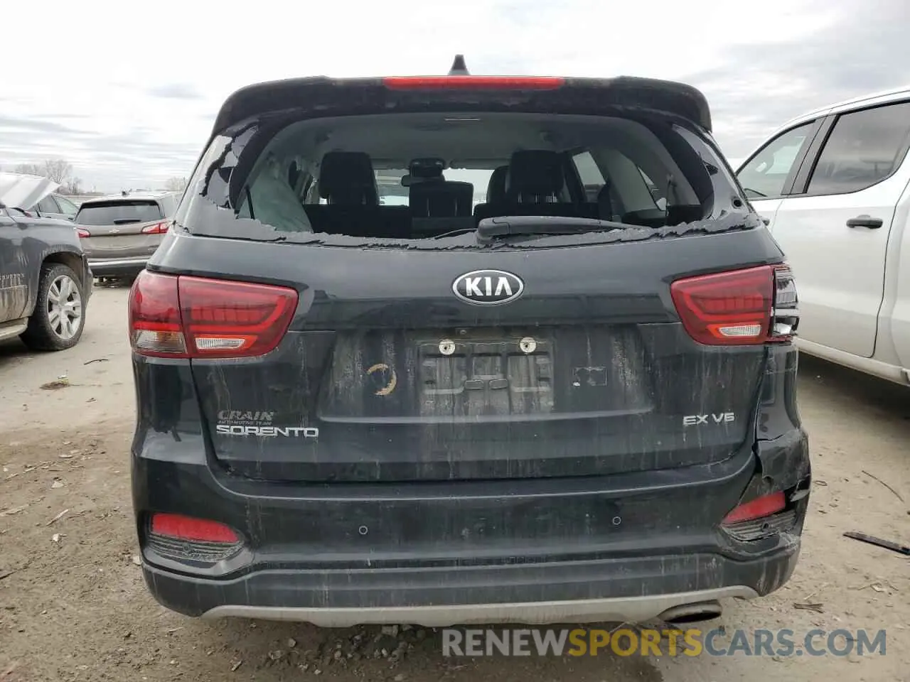 6 Photograph of a damaged car 5XYPHDA53KG445371 KIA SORENTO 2019