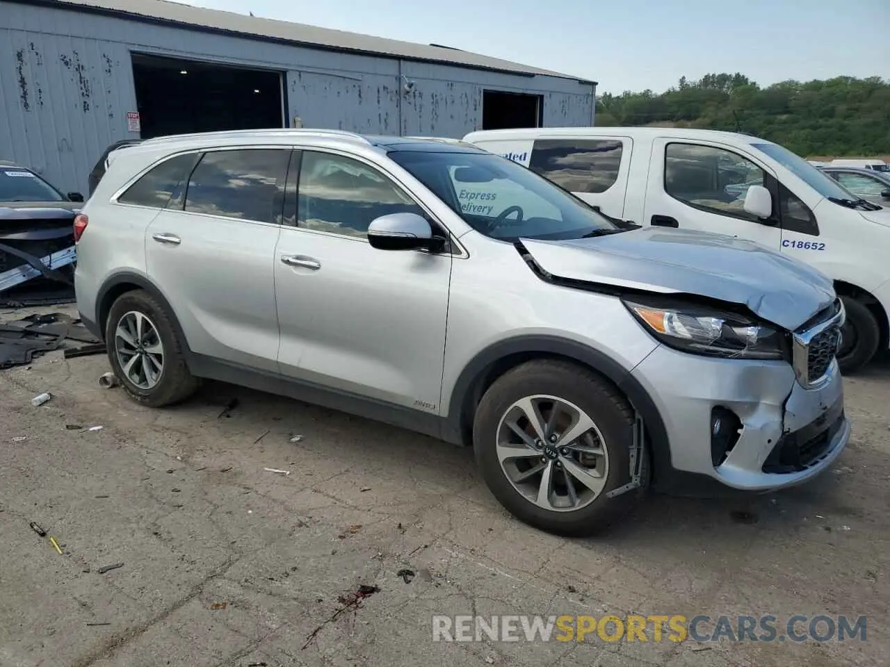 4 Photograph of a damaged car 5XYPHDA56KG528227 KIA SORENTO 2019