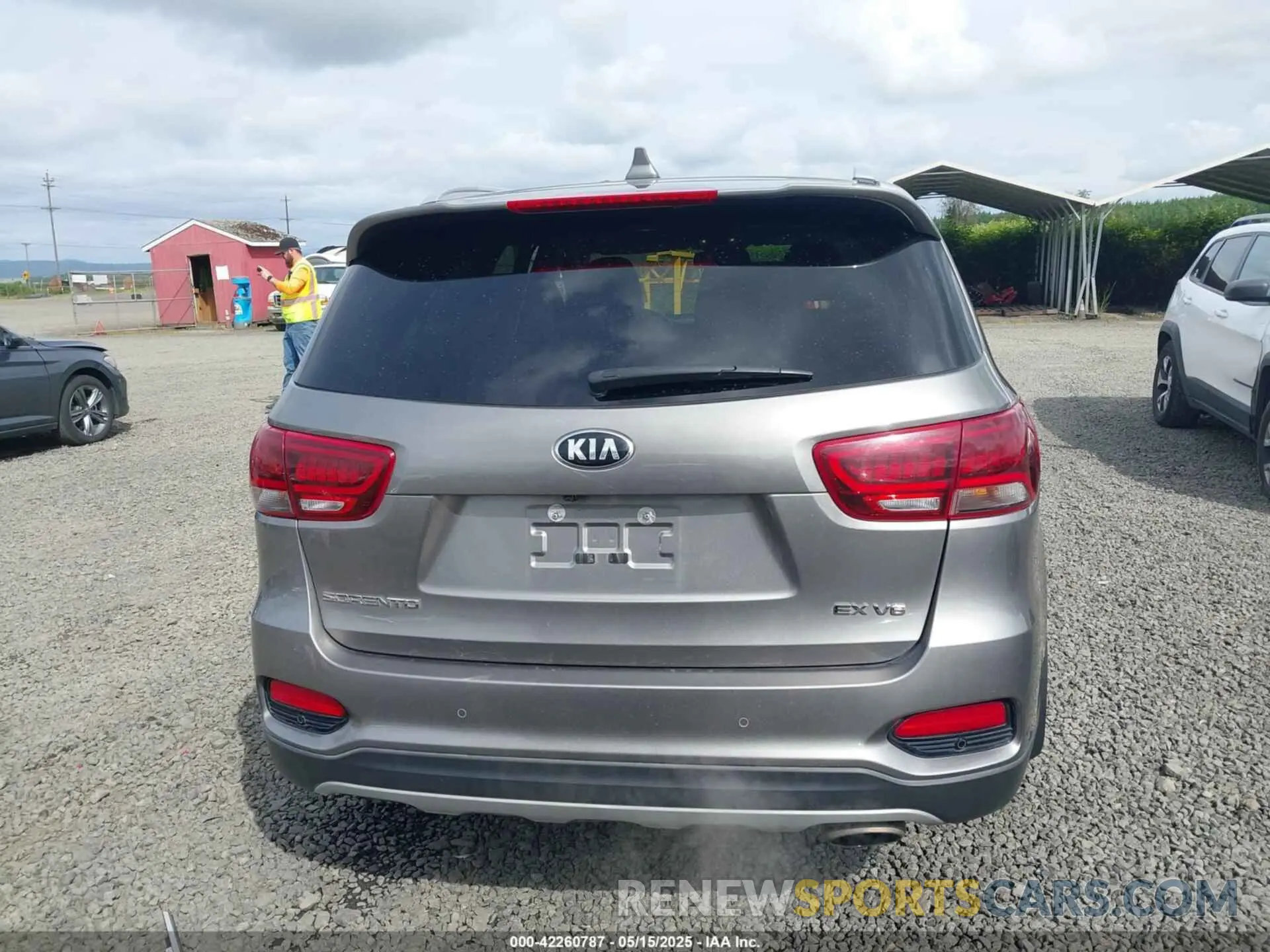 16 Photograph of a damaged car 5XYPHDA56KG547201 KIA SORENTO 2019