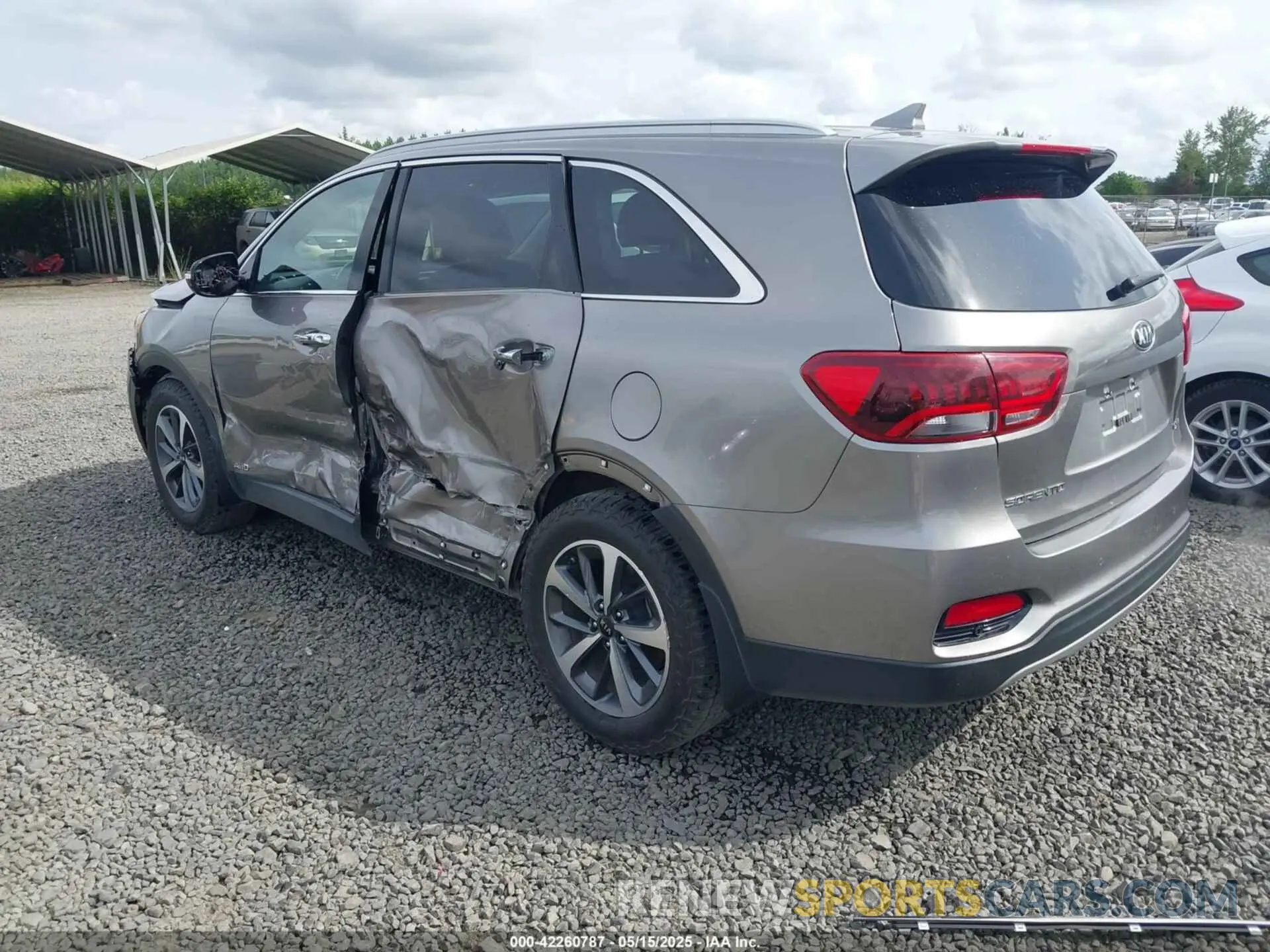 3 Photograph of a damaged car 5XYPHDA56KG547201 KIA SORENTO 2019