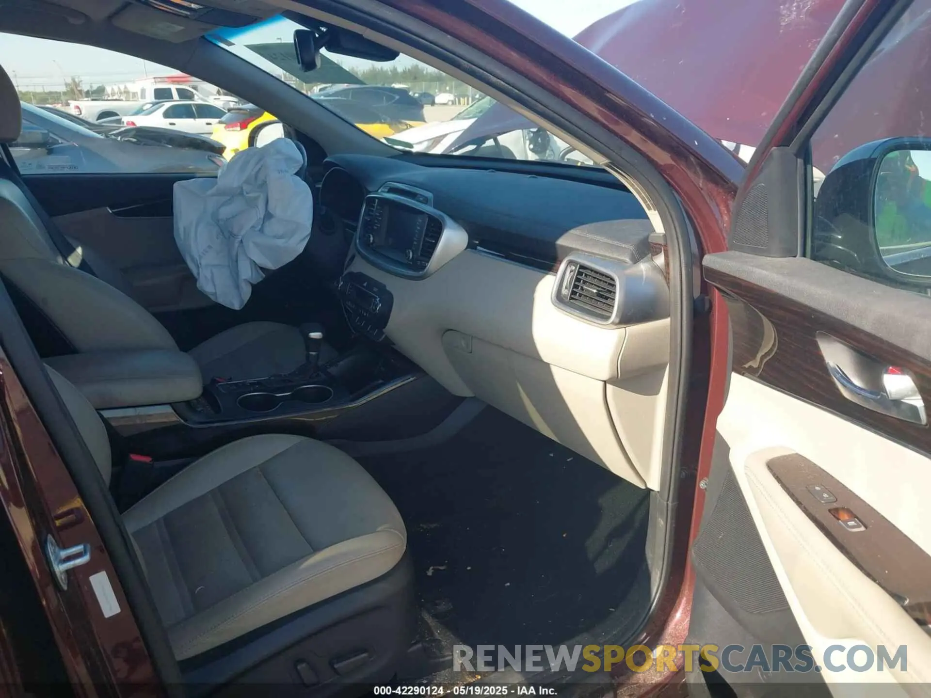 5 Photograph of a damaged car 5XYPHDA5XKG537867 KIA SORENTO 2019