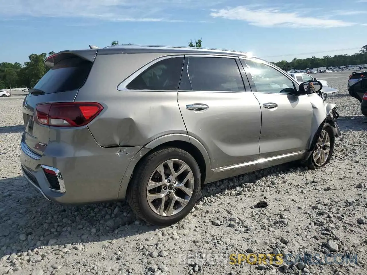 3 Photograph of a damaged car 5XYPK4A50KG447242 KIA SORENTO 2019