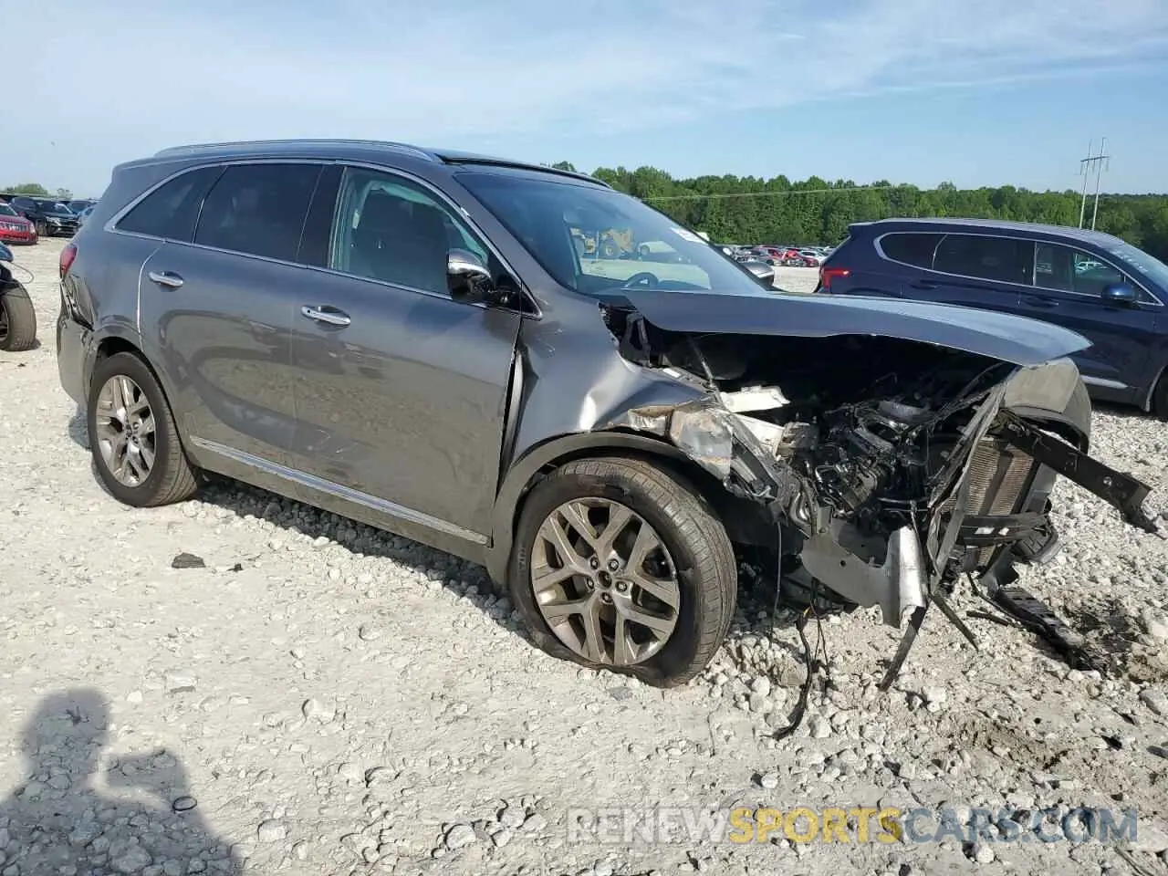 4 Photograph of a damaged car 5XYPK4A50KG447242 KIA SORENTO 2019
