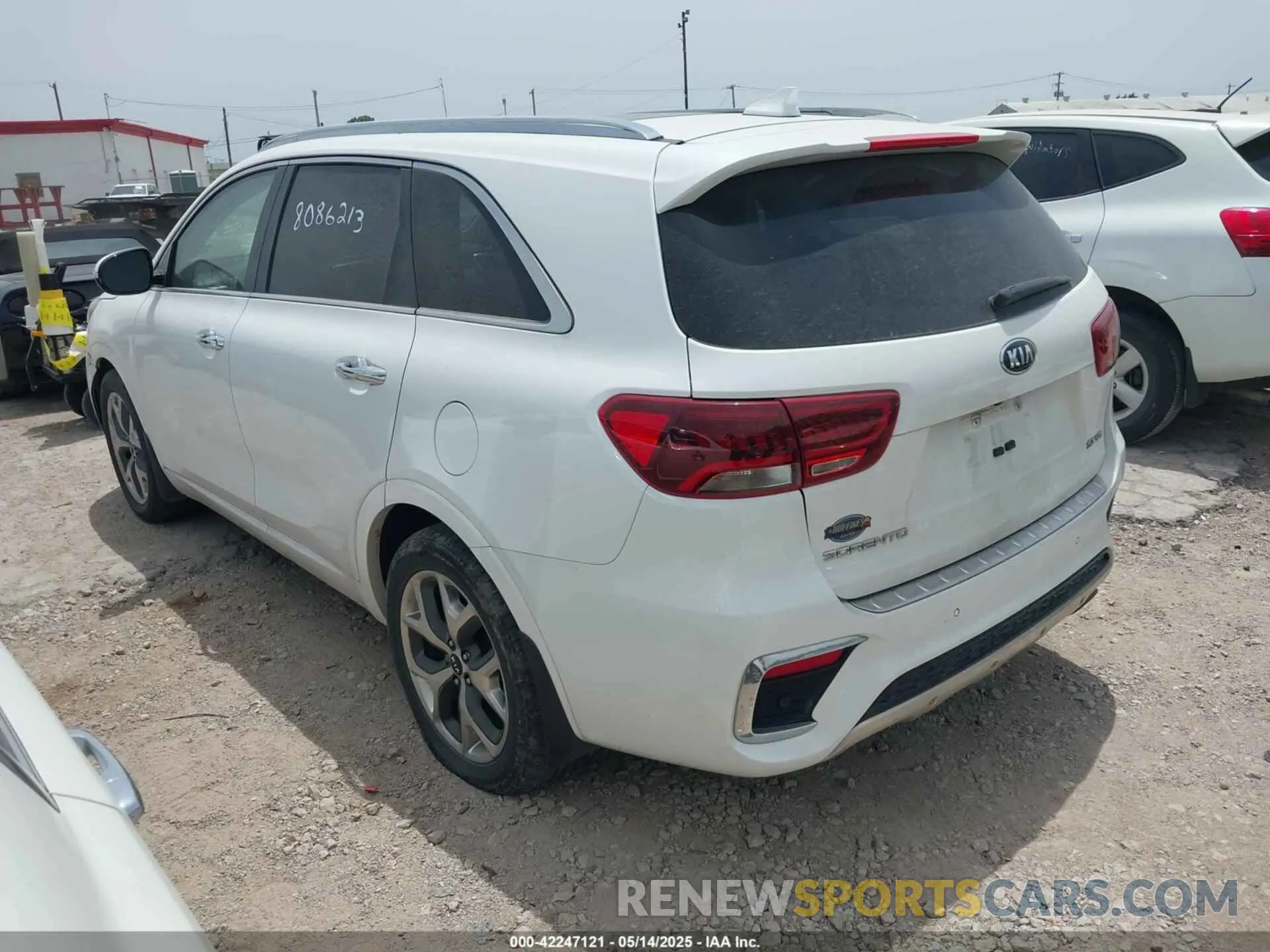 3 Photograph of a damaged car 5XYPK4A52KG450109 KIA SORENTO 2019
