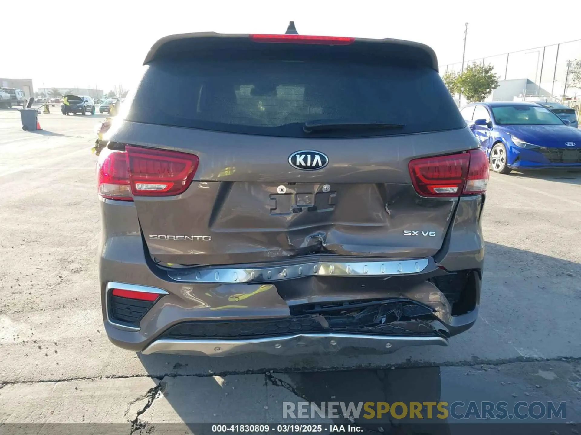 16 Фотография поврежденного автомобиля 5XYPK4A52KG478637 KIA SORENTO 2019