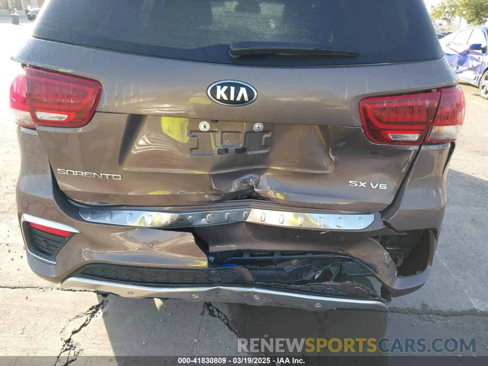 17 Фотография поврежденного автомобиля 5XYPK4A52KG478637 KIA SORENTO 2019