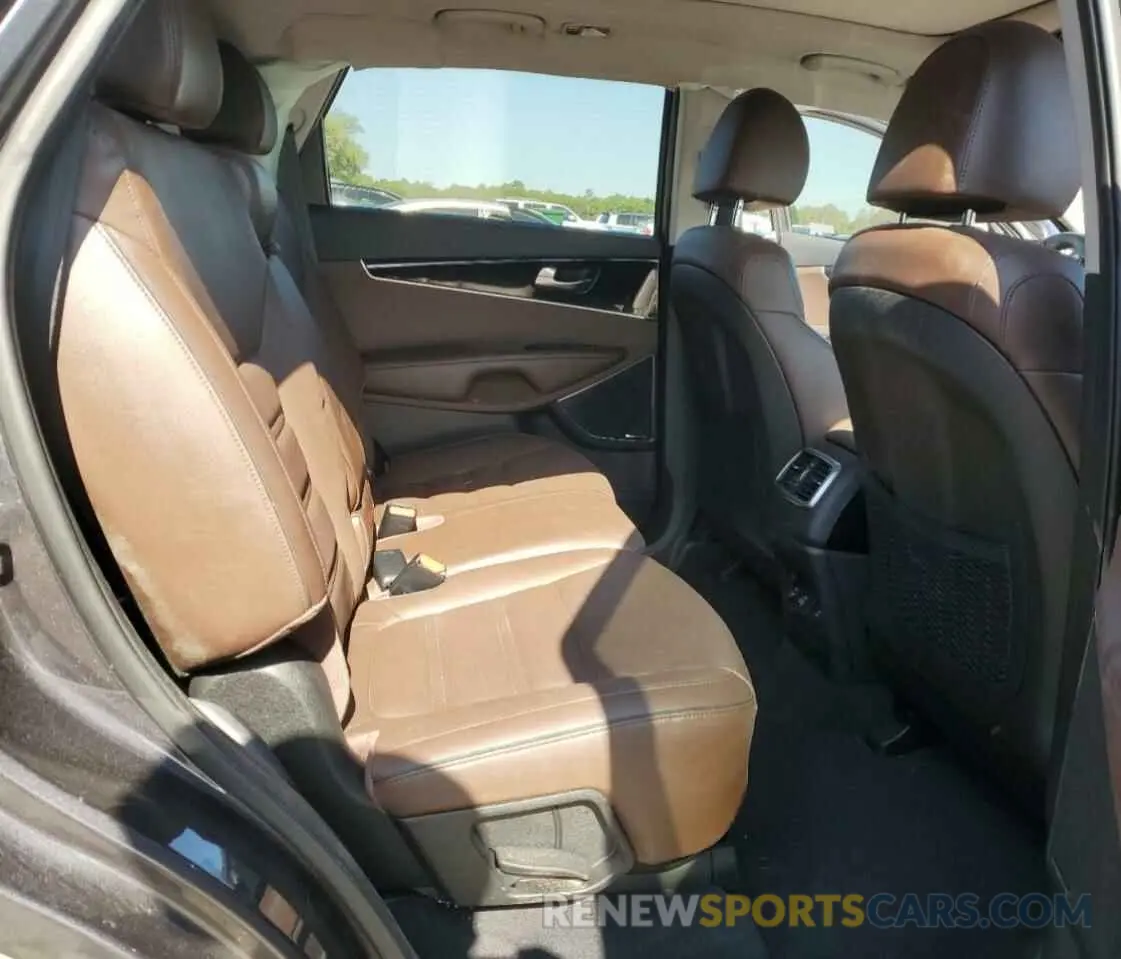 11 Photograph of a damaged car 5XYPKDA52KG454368 KIA SORENTO 2019