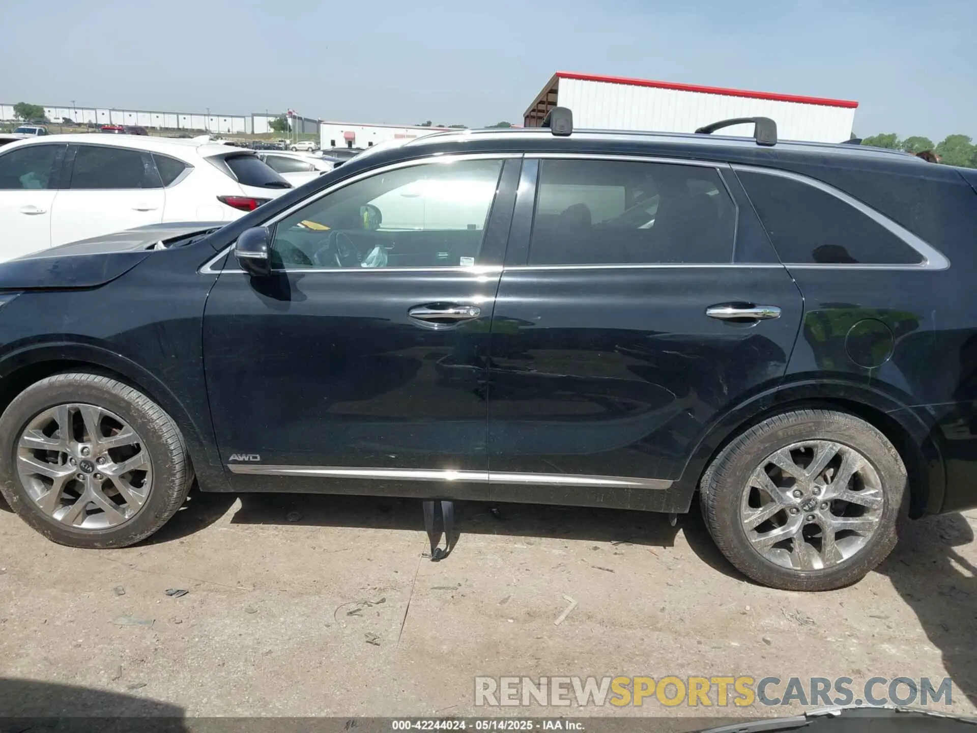 14 Photograph of a damaged car 5XYPKDA56KG544039 KIA SORENTO 2019