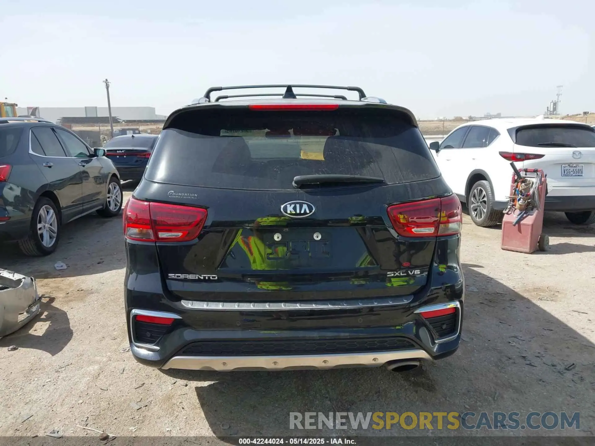16 Photograph of a damaged car 5XYPKDA56KG544039 KIA SORENTO 2019
