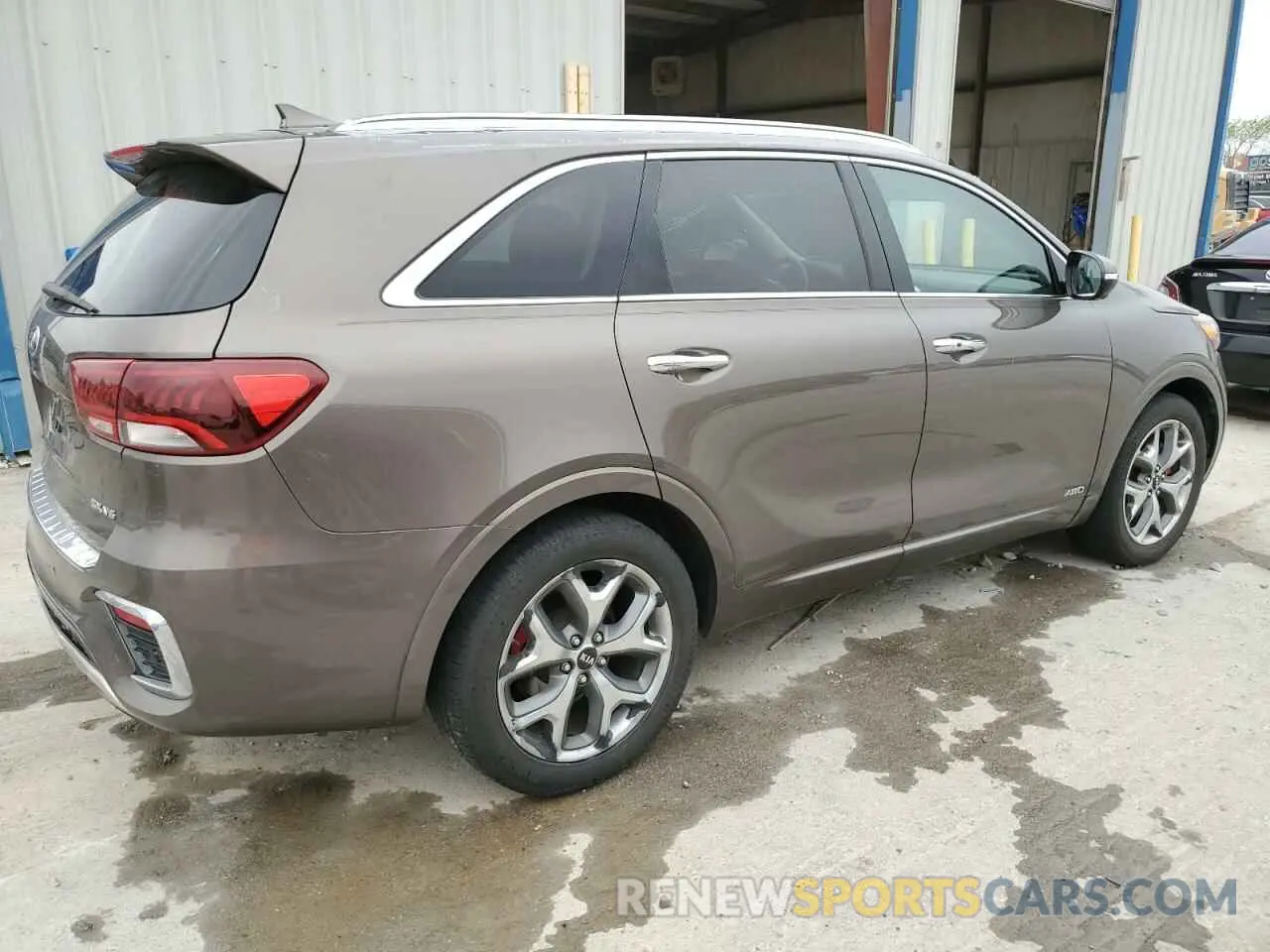 3 Photograph of a damaged car 5XYPKDA57KG470436 KIA SORENTO 2019