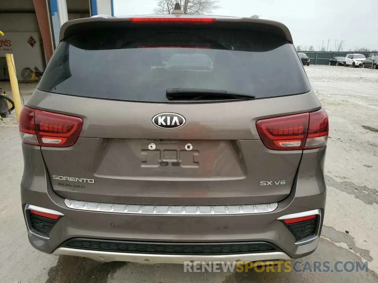 6 Photograph of a damaged car 5XYPKDA57KG470436 KIA SORENTO 2019