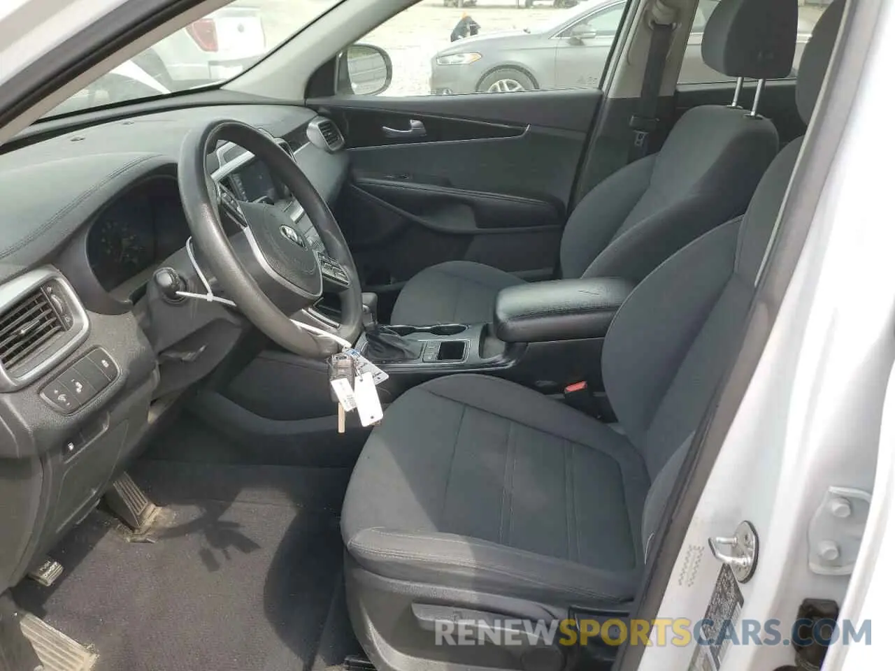 7 Photograph of a damaged car 5XYPG4A30LG649953 KIA SORENTO 2020