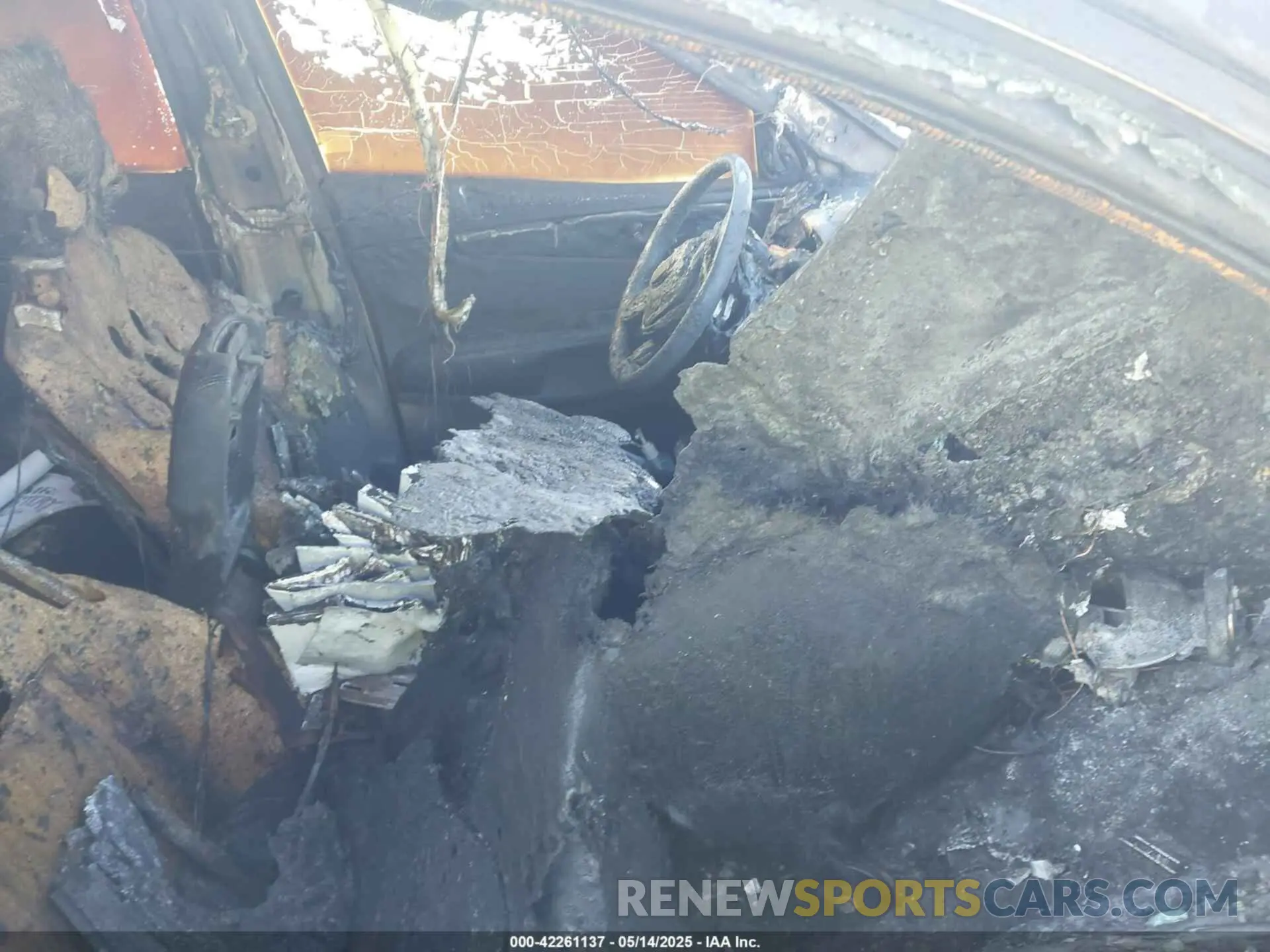 5 Photograph of a damaged car 5XYPG4A30LG682452 KIA SORENTO 2020