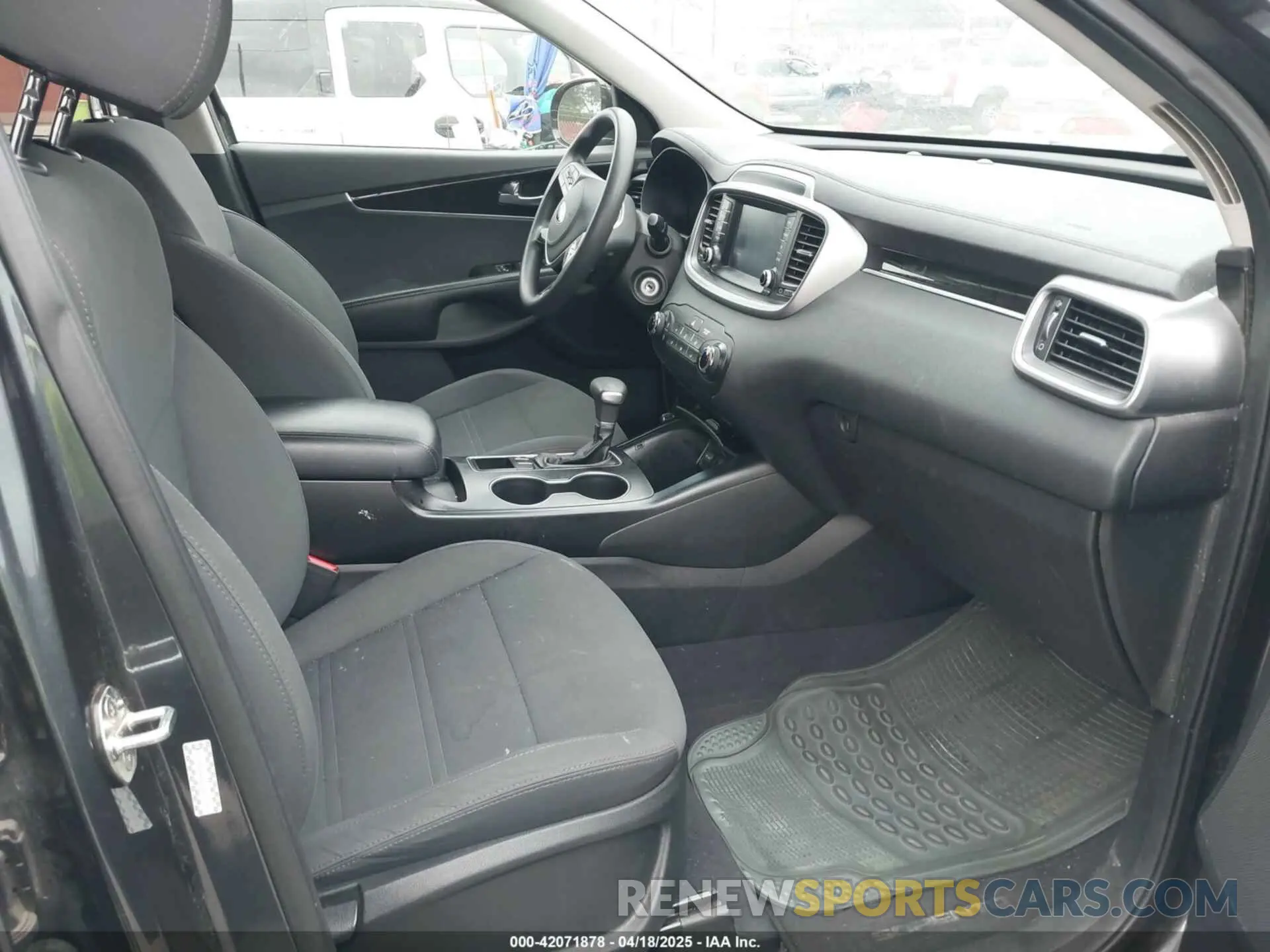 5 Фотография поврежденного автомобиля 5XYPG4A31LG642610 KIA SORENTO 2020