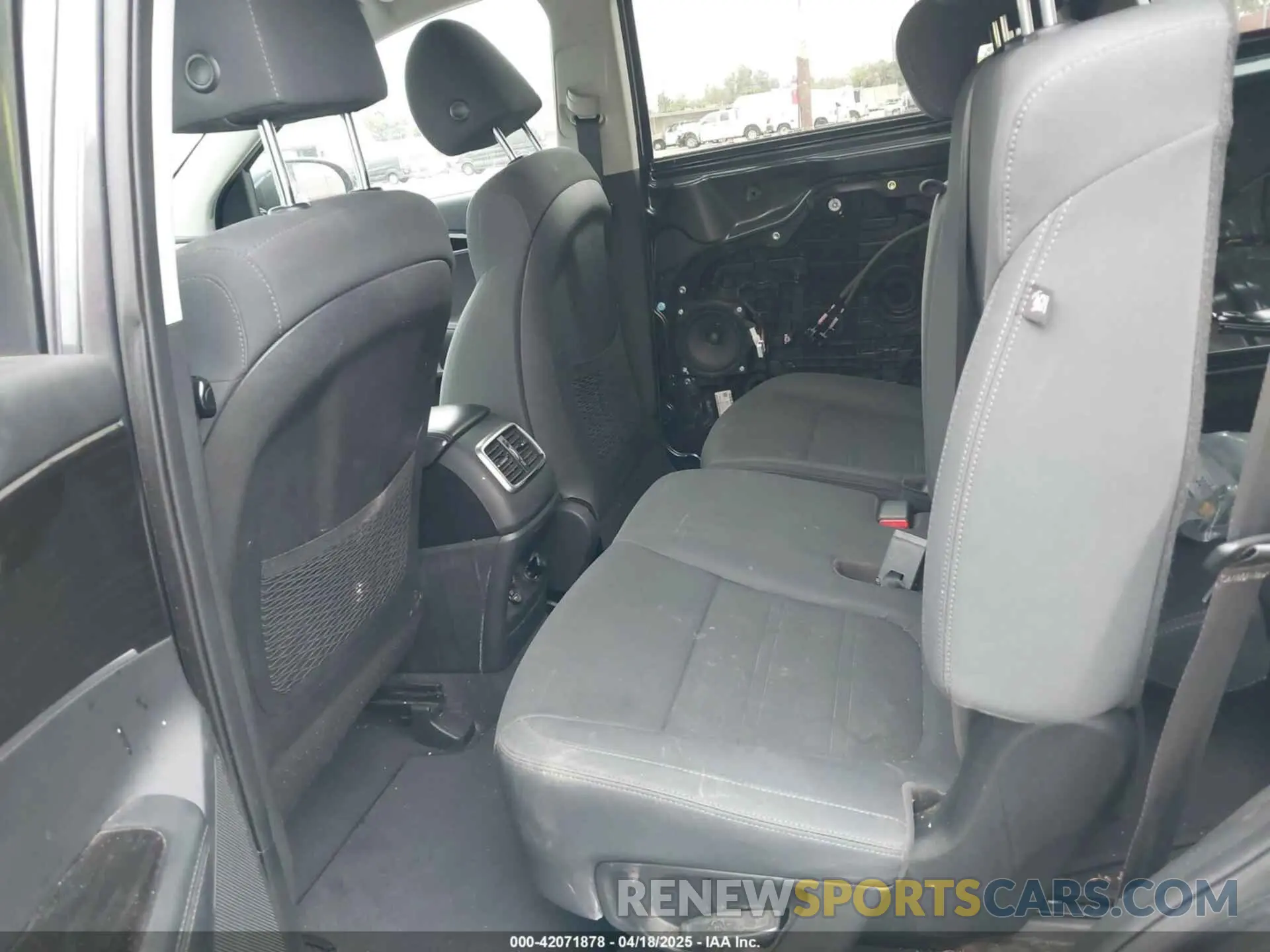 8 Фотография поврежденного автомобиля 5XYPG4A31LG642610 KIA SORENTO 2020