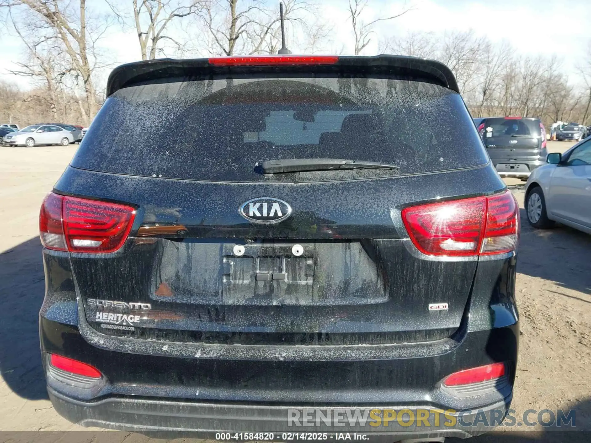 16 Photograph of a damaged car 5XYPG4A31LG688390 KIA SORENTO 2020
