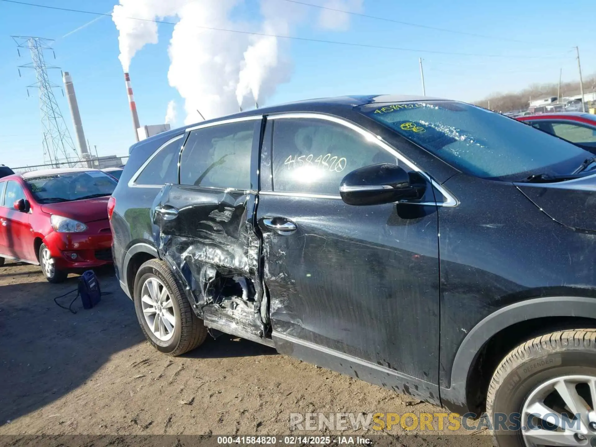 6 Photograph of a damaged car 5XYPG4A31LG688390 KIA SORENTO 2020