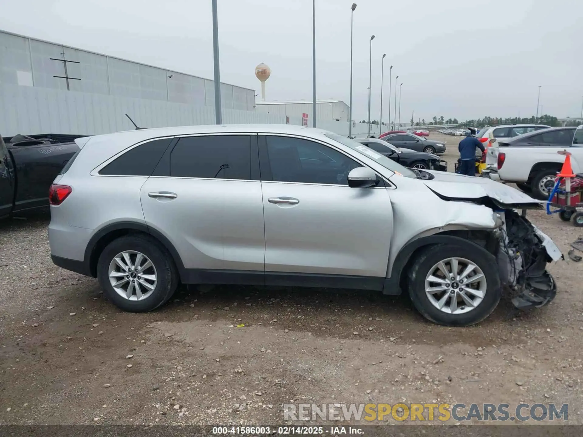 14 Photograph of a damaged car 5XYPG4A31LG698420 KIA SORENTO 2020