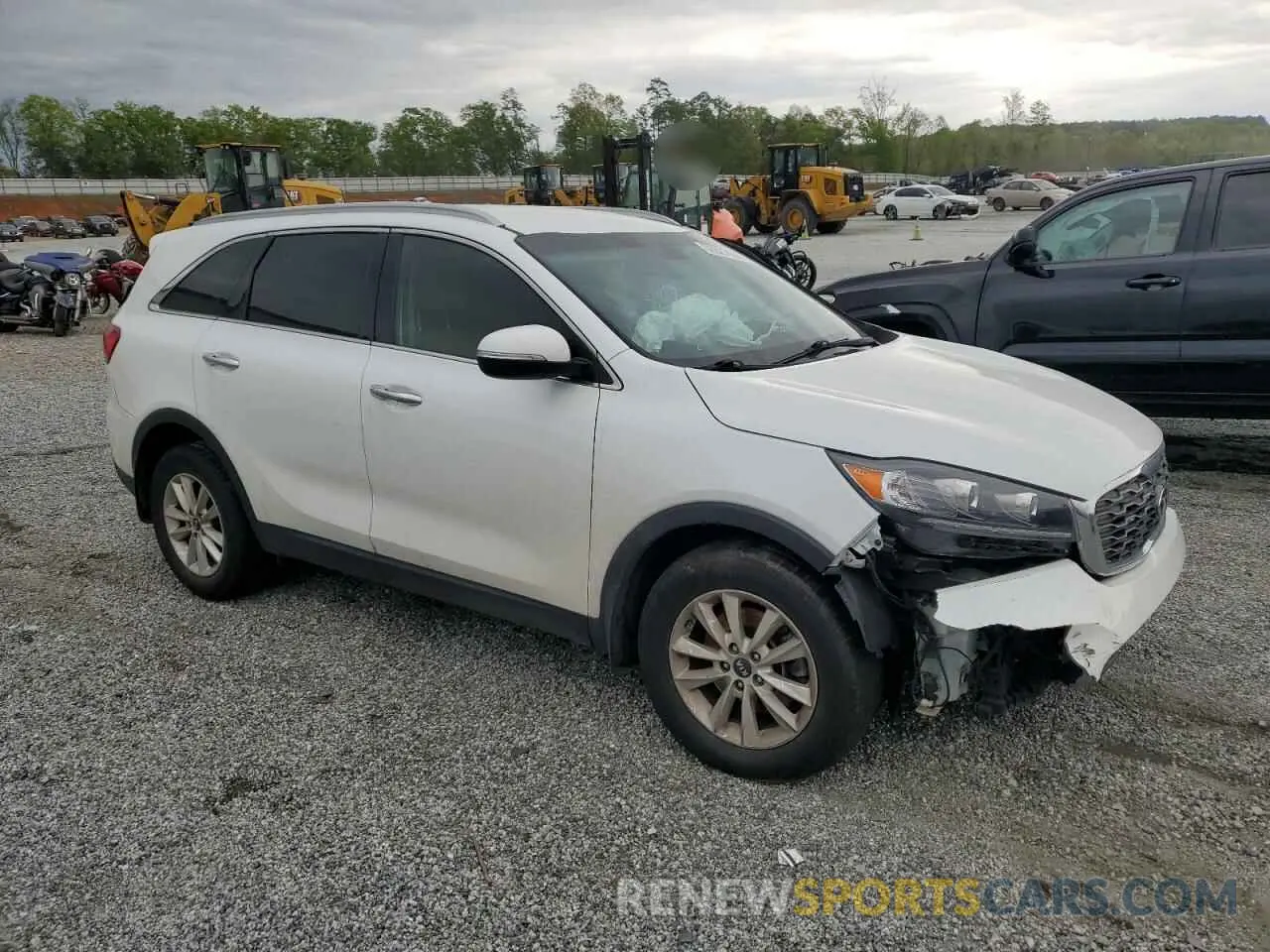 4 Photograph of a damaged car 5XYPG4A31LG698806 KIA SORENTO 2020