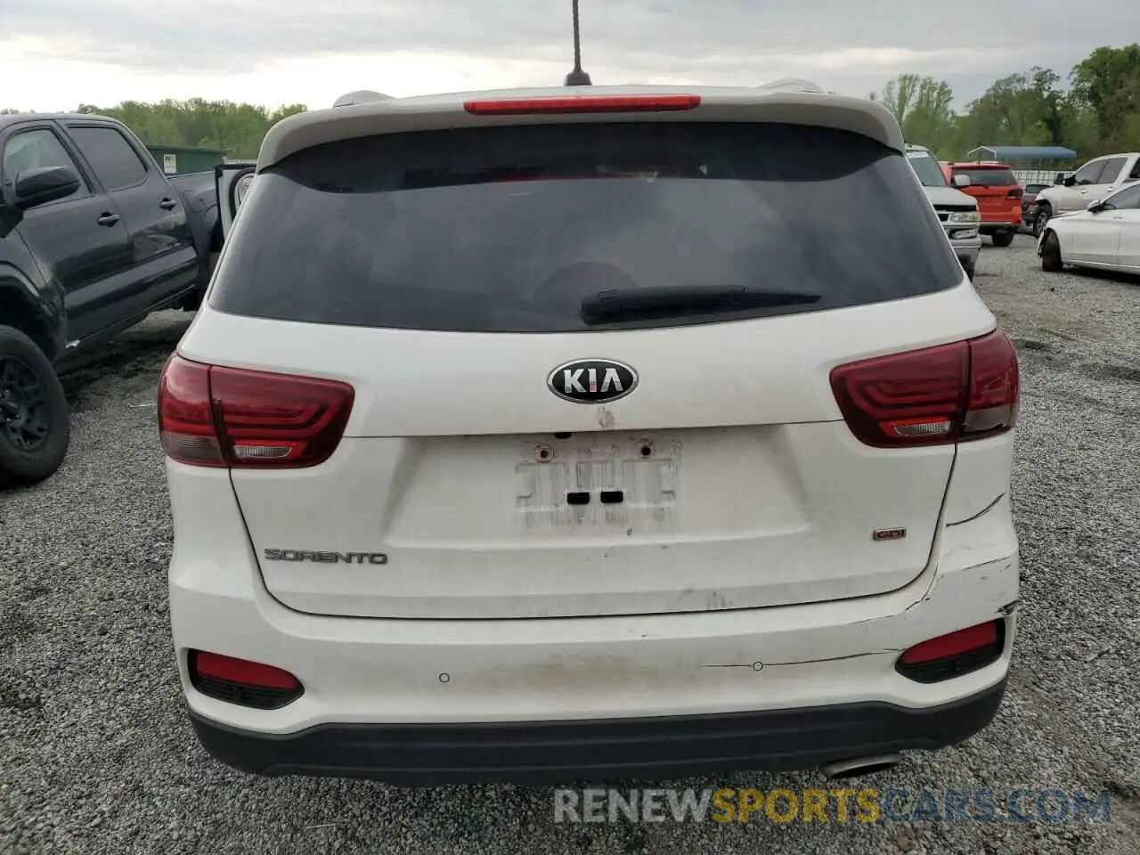 6 Photograph of a damaged car 5XYPG4A31LG698806 KIA SORENTO 2020