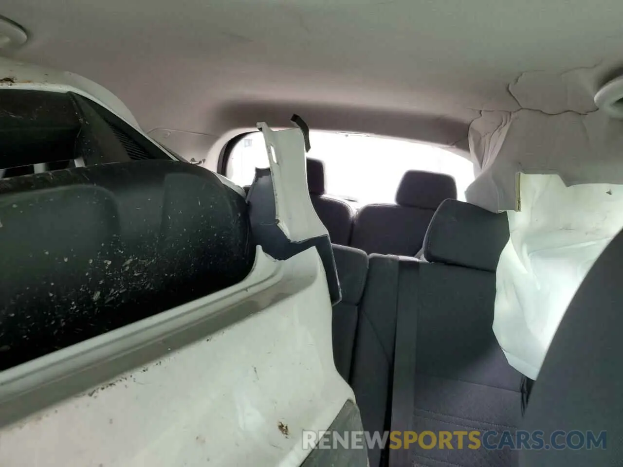 10 Photograph of a damaged car 5XYPG4A32LG629915 KIA SORENTO 2020