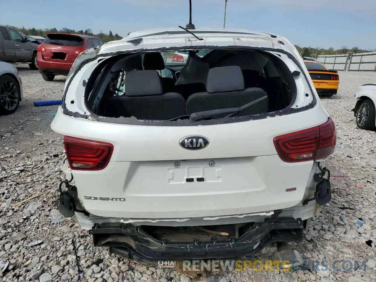6 Photograph of a damaged car 5XYPG4A32LG629915 KIA SORENTO 2020