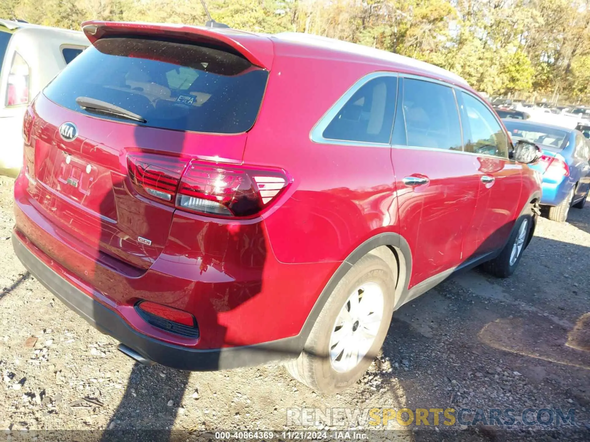 4 Photograph of a damaged car 5XYPG4A32LG680556 KIA SORENTO 2020