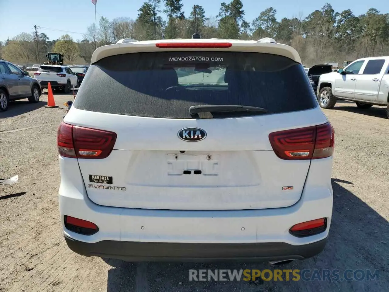 6 Photograph of a damaged car 5XYPG4A32LG683828 KIA SORENTO 2020