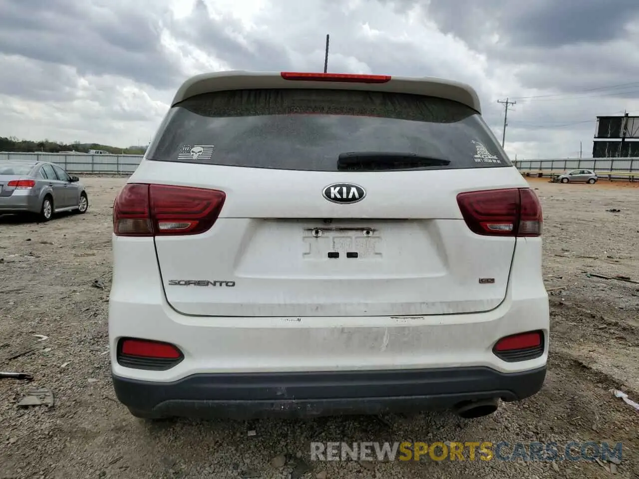 6 Photograph of a damaged car 5XYPG4A33LG656847 KIA SORENTO 2020