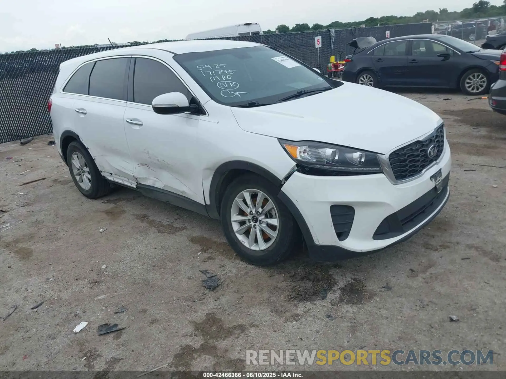 1 Photograph of a damaged car 5XYPG4A34LG642469 KIA SORENTO 2020