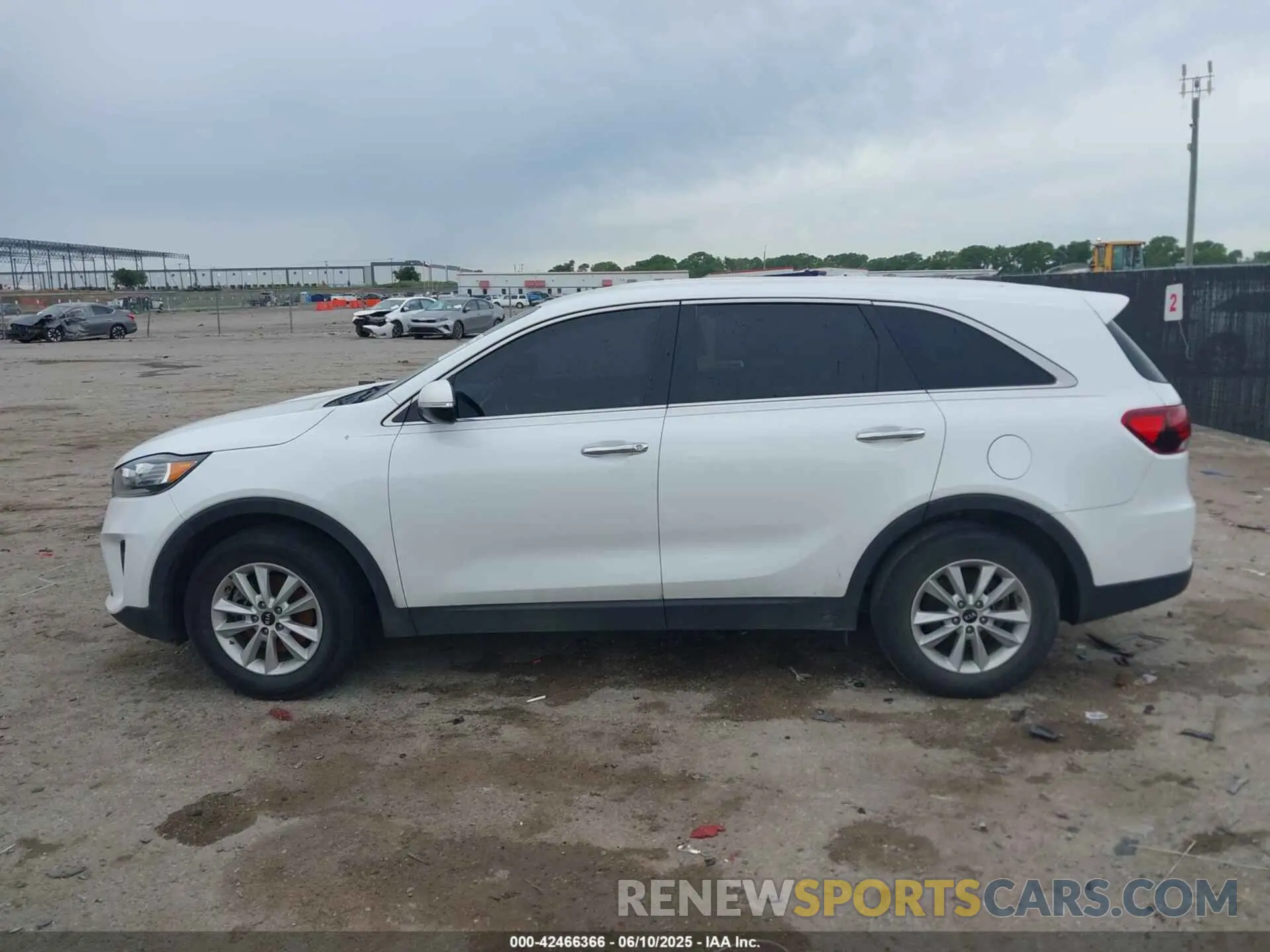 13 Photograph of a damaged car 5XYPG4A34LG642469 KIA SORENTO 2020